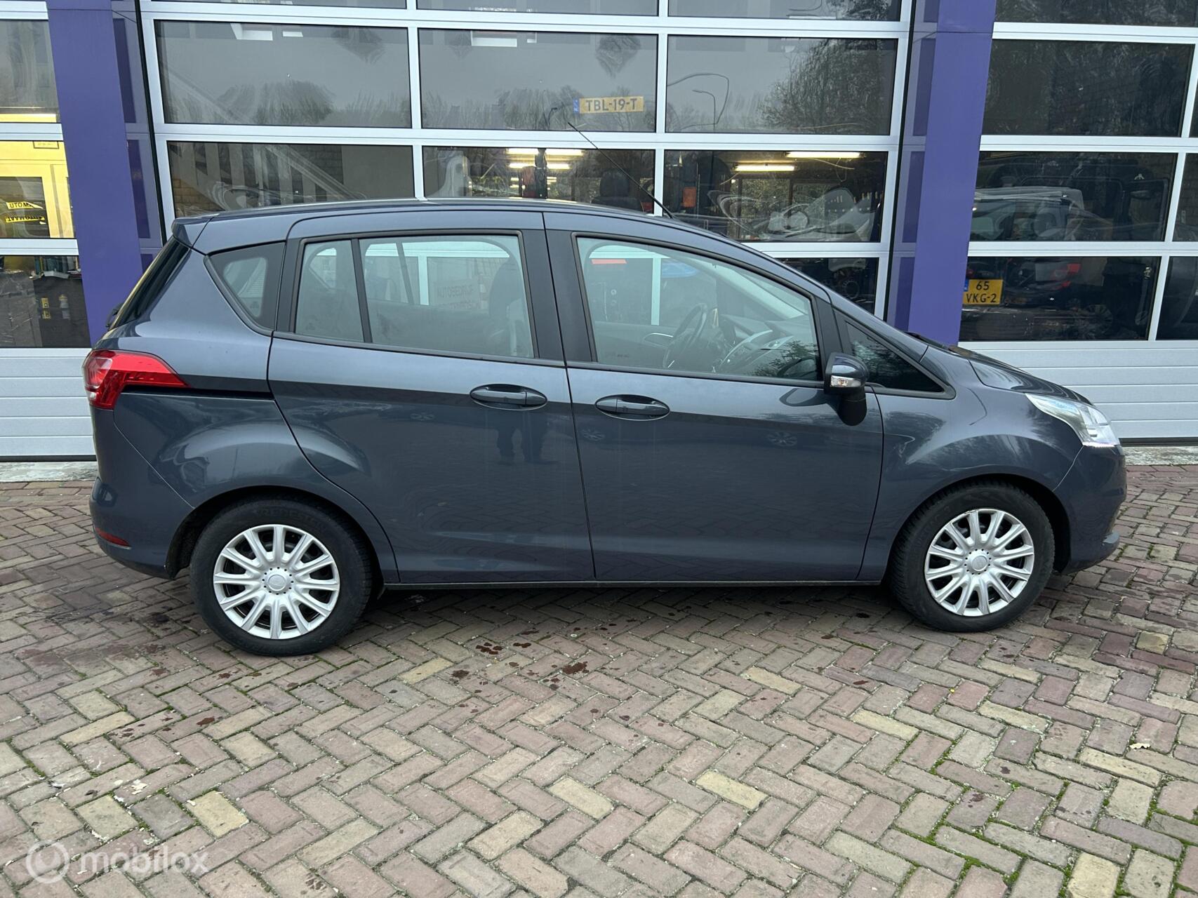 Foto van Ford B-max