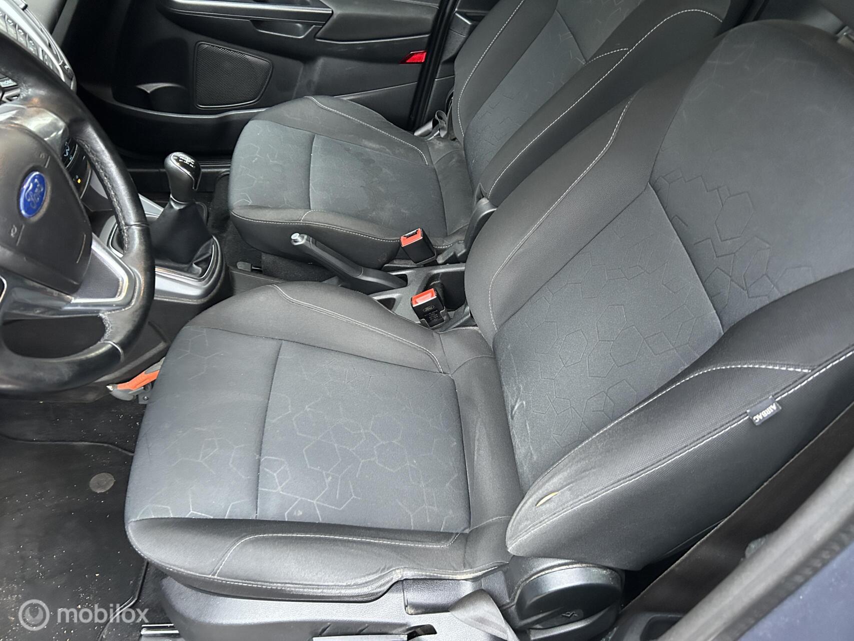 Foto van Ford B-max