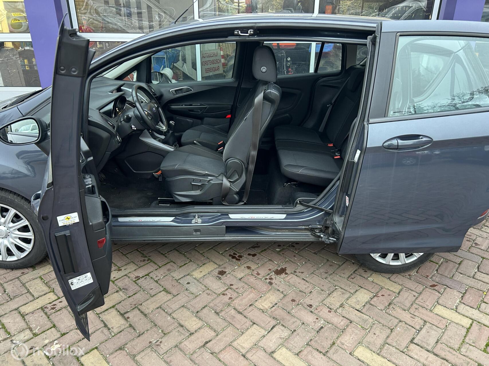Foto van Ford B-max
