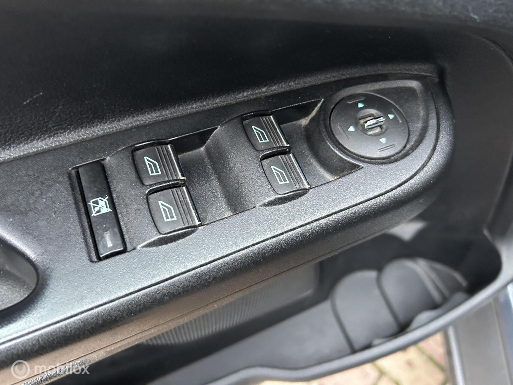 Foto van Ford B-max