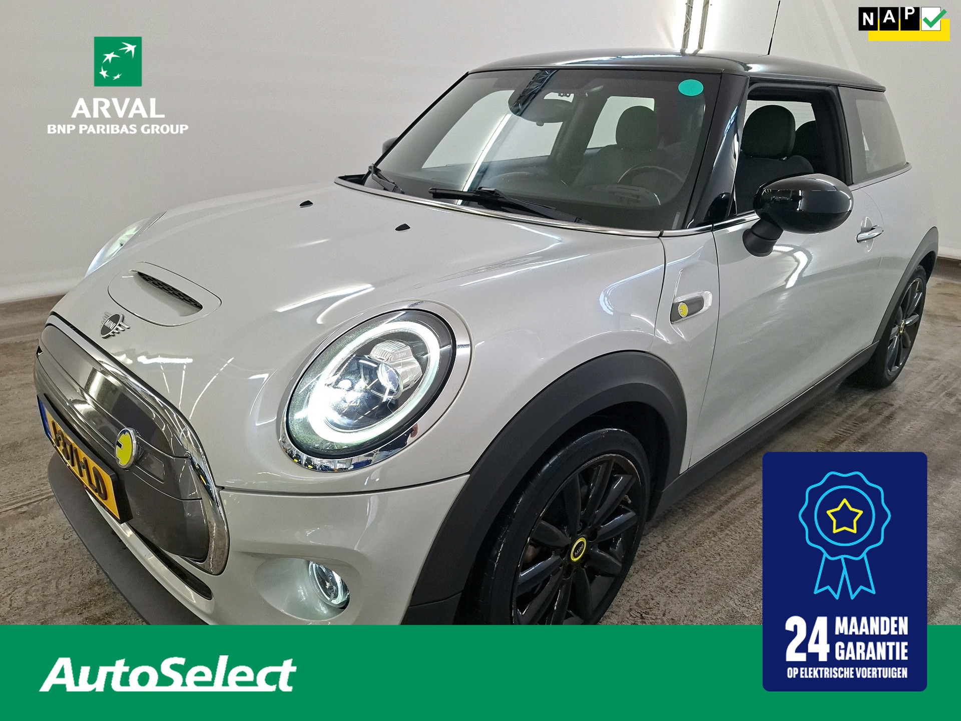 Mini Cooper Se Cooper 33 kWh 184pk | SOH 94% | Carplay | Camera | Stoelverwarming | Navigatie | Keyless| PDC | Cruise control | 17" 2020 - voorkant