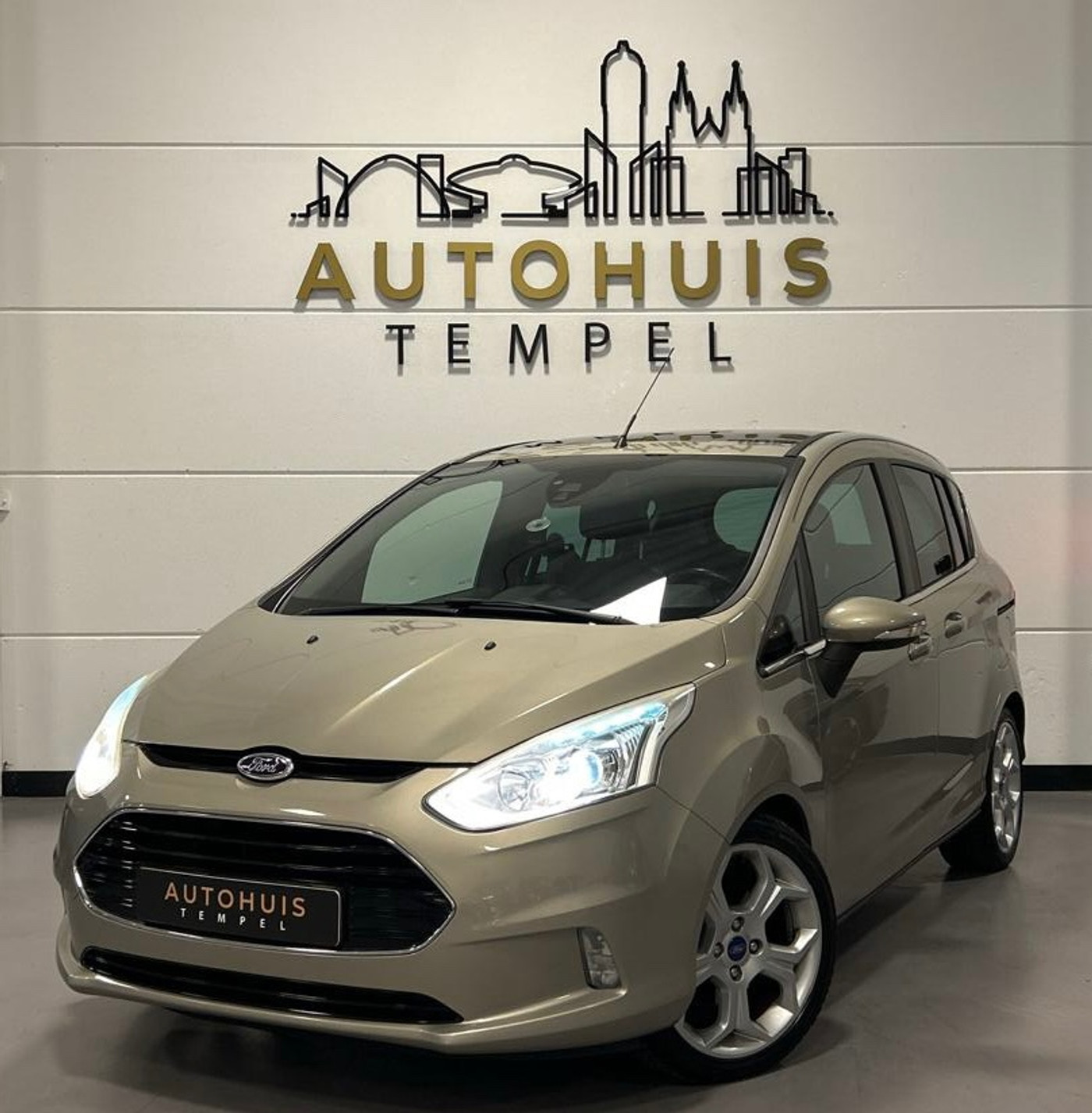 Ford B-max 1.0 EcoBoost Titanium Nap Airco Led Stoelverw Parkeersensoren Leder/Stof Trekhaak Cruise Startknop 2013 - voorkant
