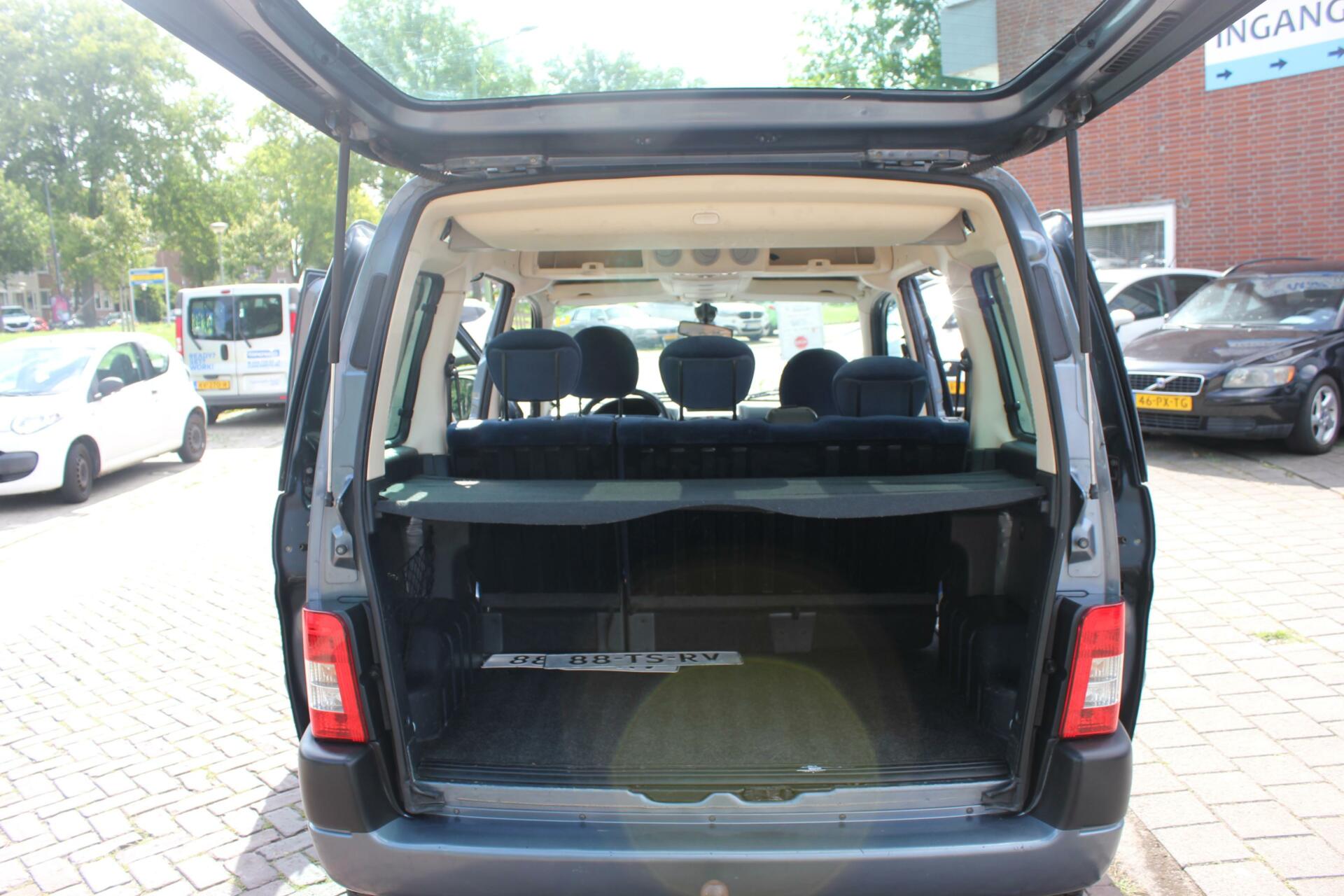 Foto van Peugeot Partner MPV