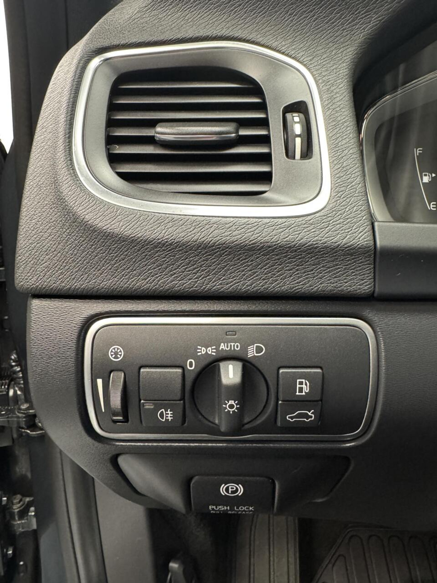 Foto van Volvo V60 Plug In Hybrid