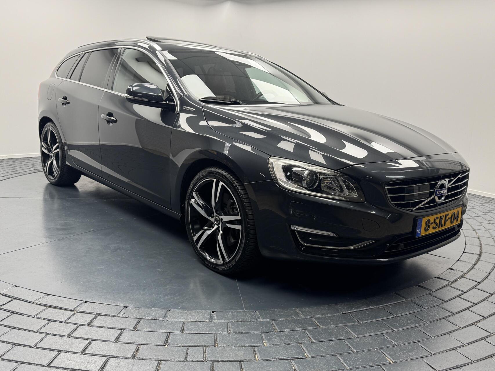 Foto van Volvo V60 Plug In Hybrid