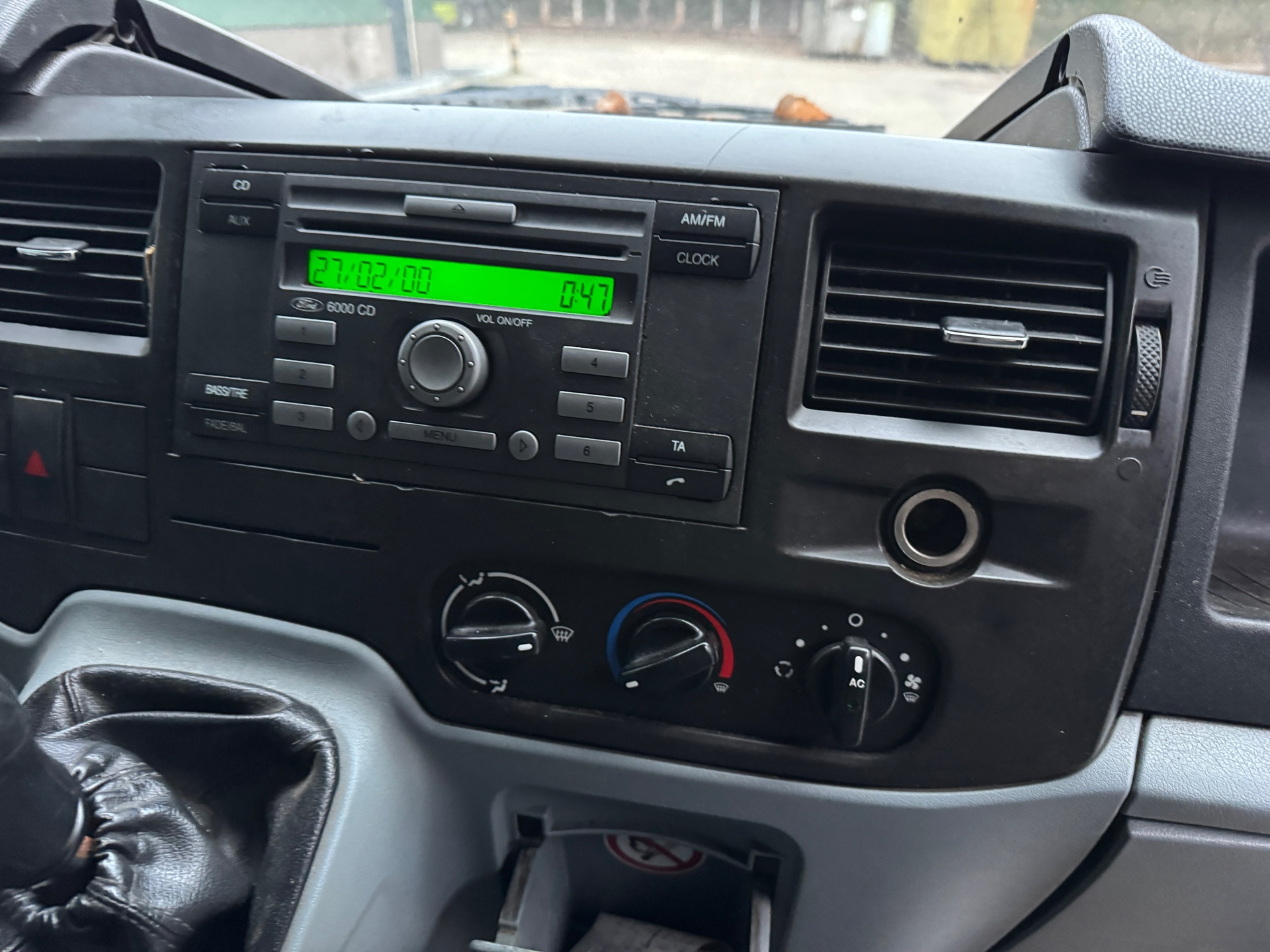 Foto van Ford Transit 260s Van 85dpf LR 4.23