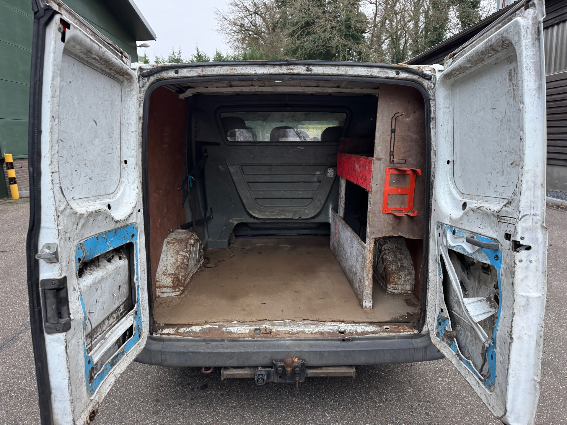 Foto van Ford Transit 260s Van 85dpf LR 4.23