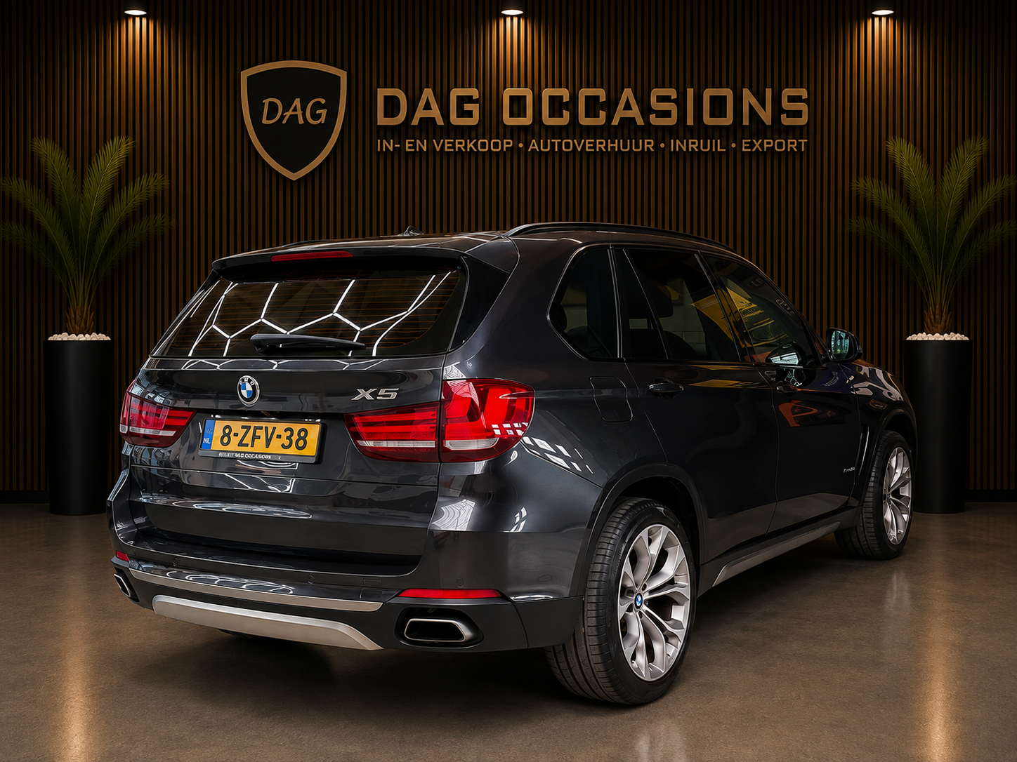 Foto van BMW X5 Xdrive50i