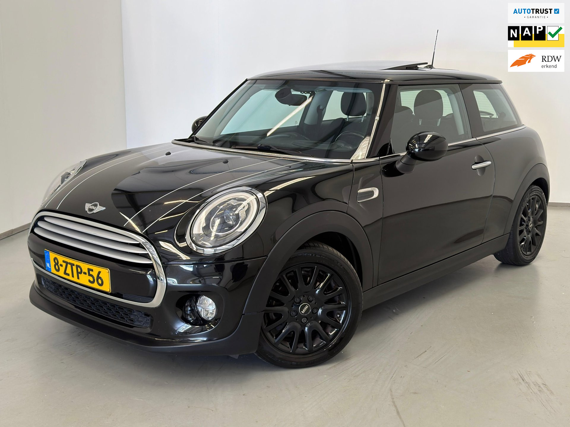 Mini Cooper 1.5 Chili / Pano / Headup / NL-auto / Navi / Stoelverwarming 2015 - voorkant