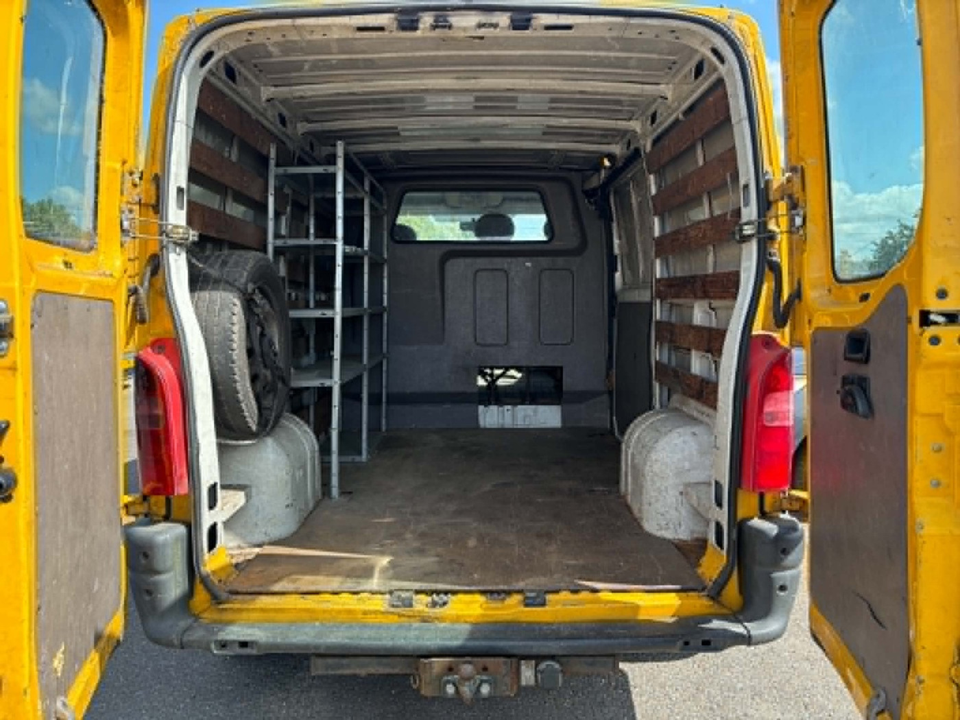 Foto van Renault Master 2.8t L1 H1 2.2 Dci