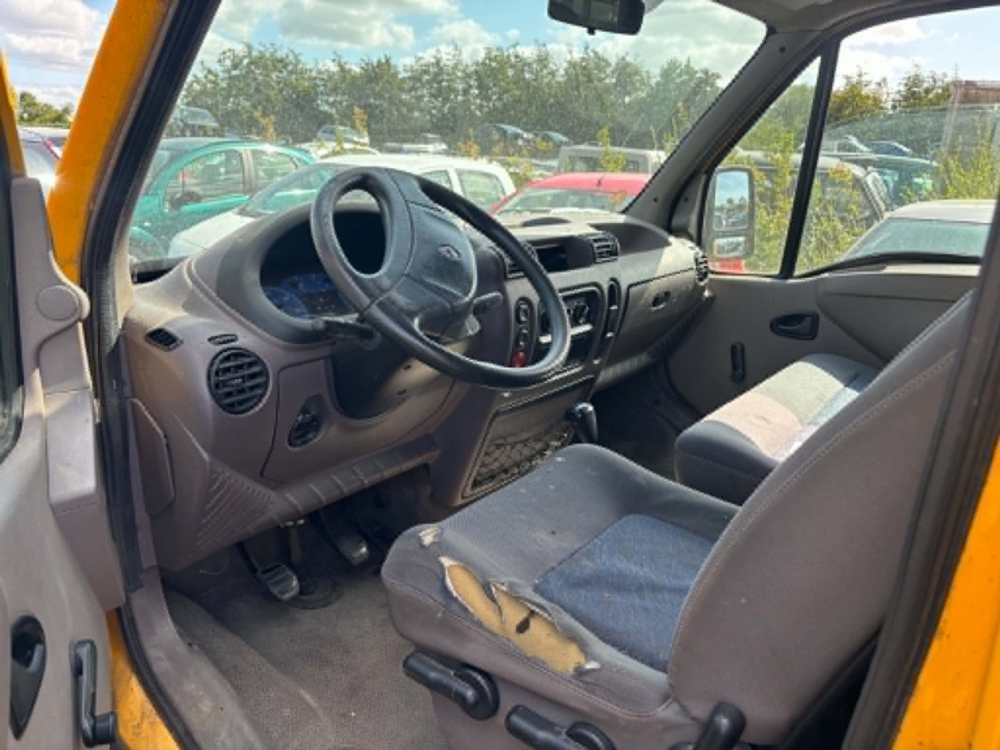 Foto van Renault Master 2.8t L1 H1 2.2 Dci