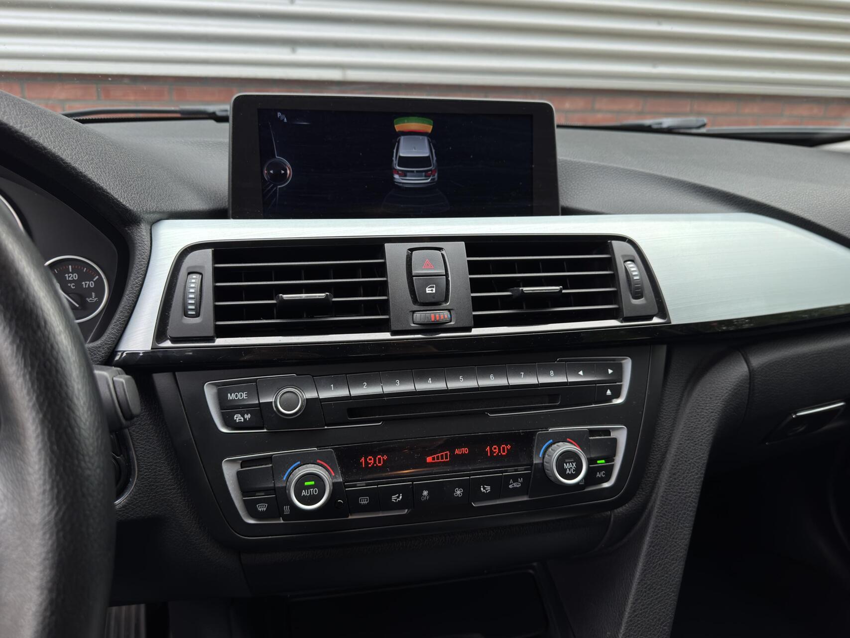 Foto van BMW 320i