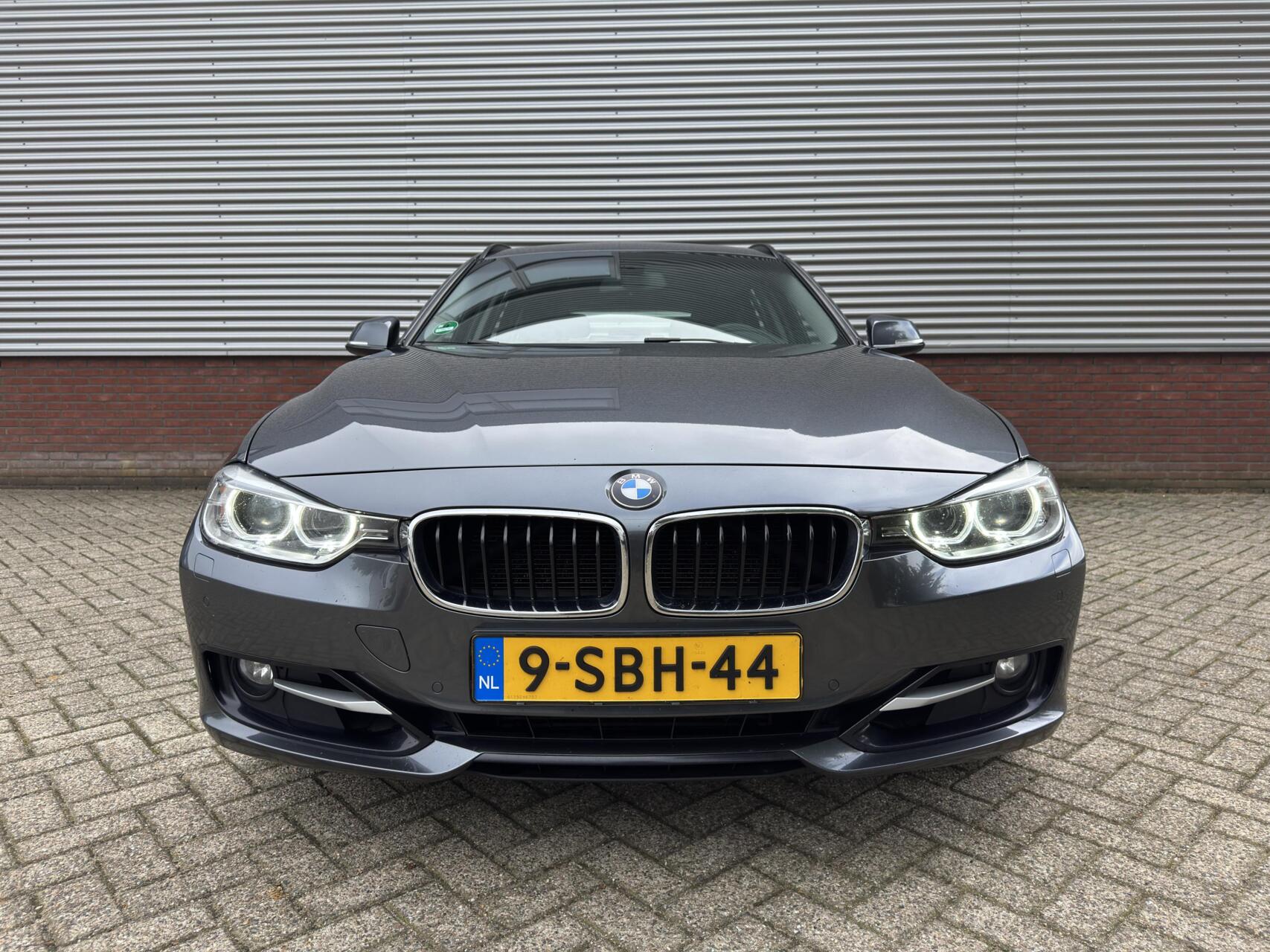 Foto van BMW 320i