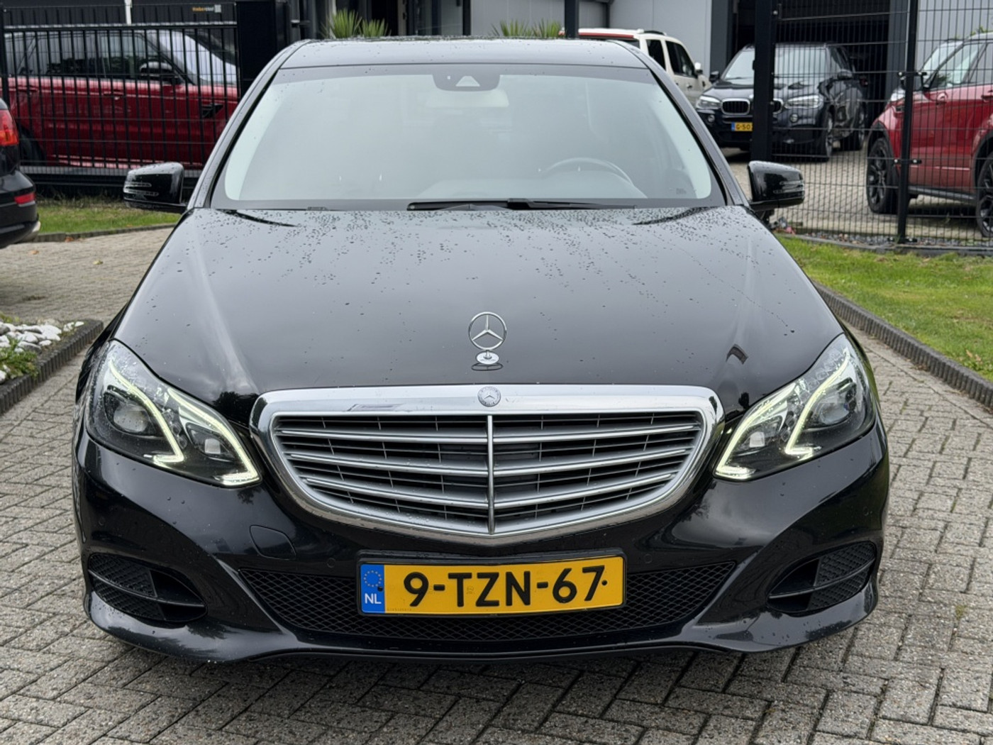 Foto van Mercedes-Benz E 300