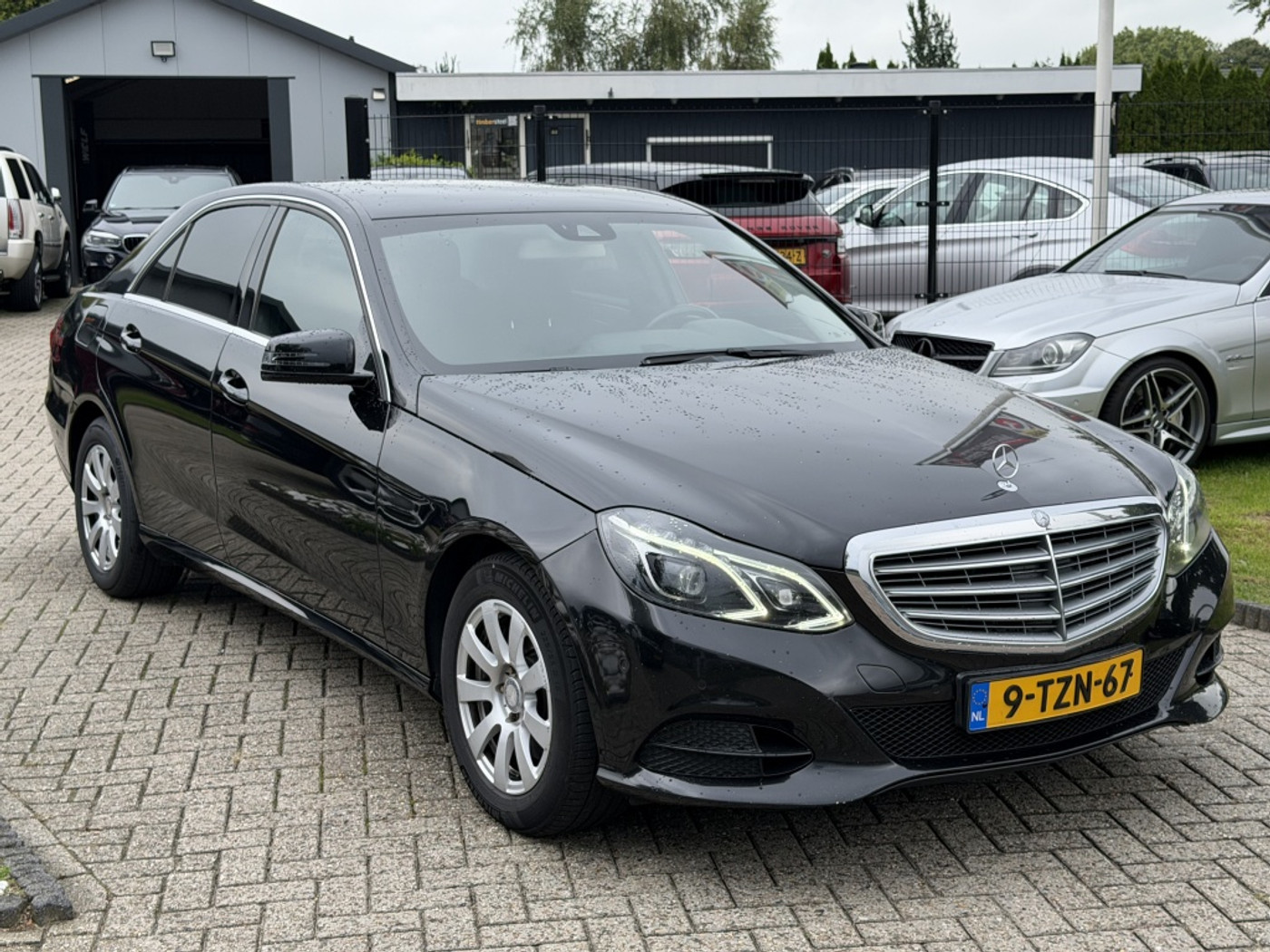 Foto van Mercedes-Benz E 300