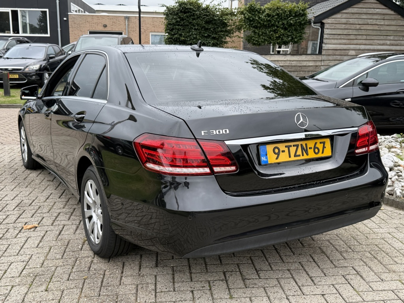 Foto van Mercedes-Benz E 300