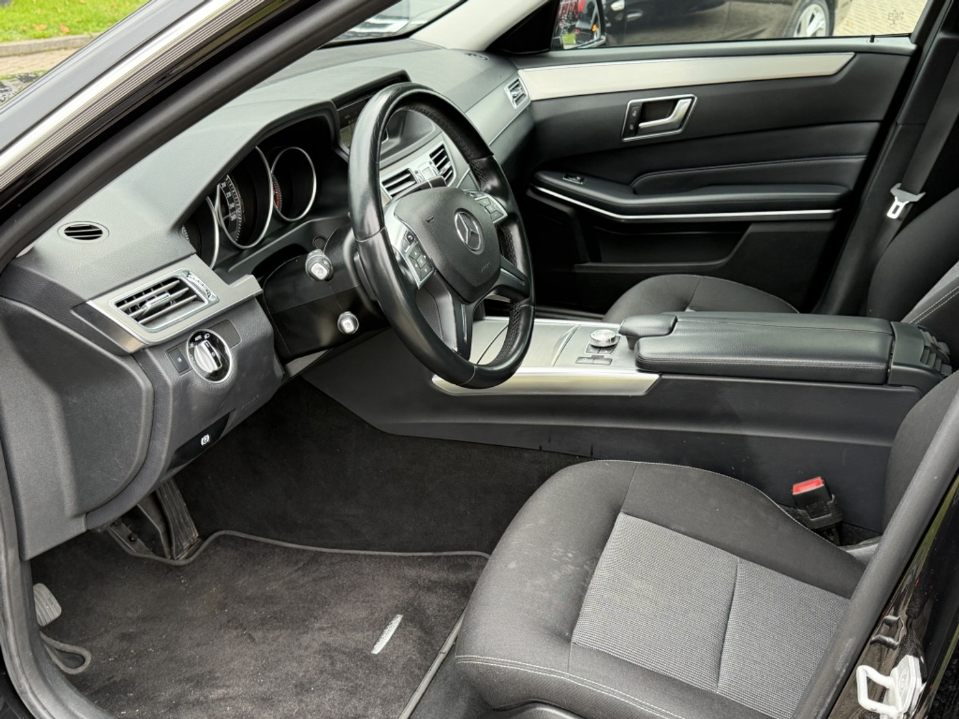 Foto van Mercedes-Benz E 300