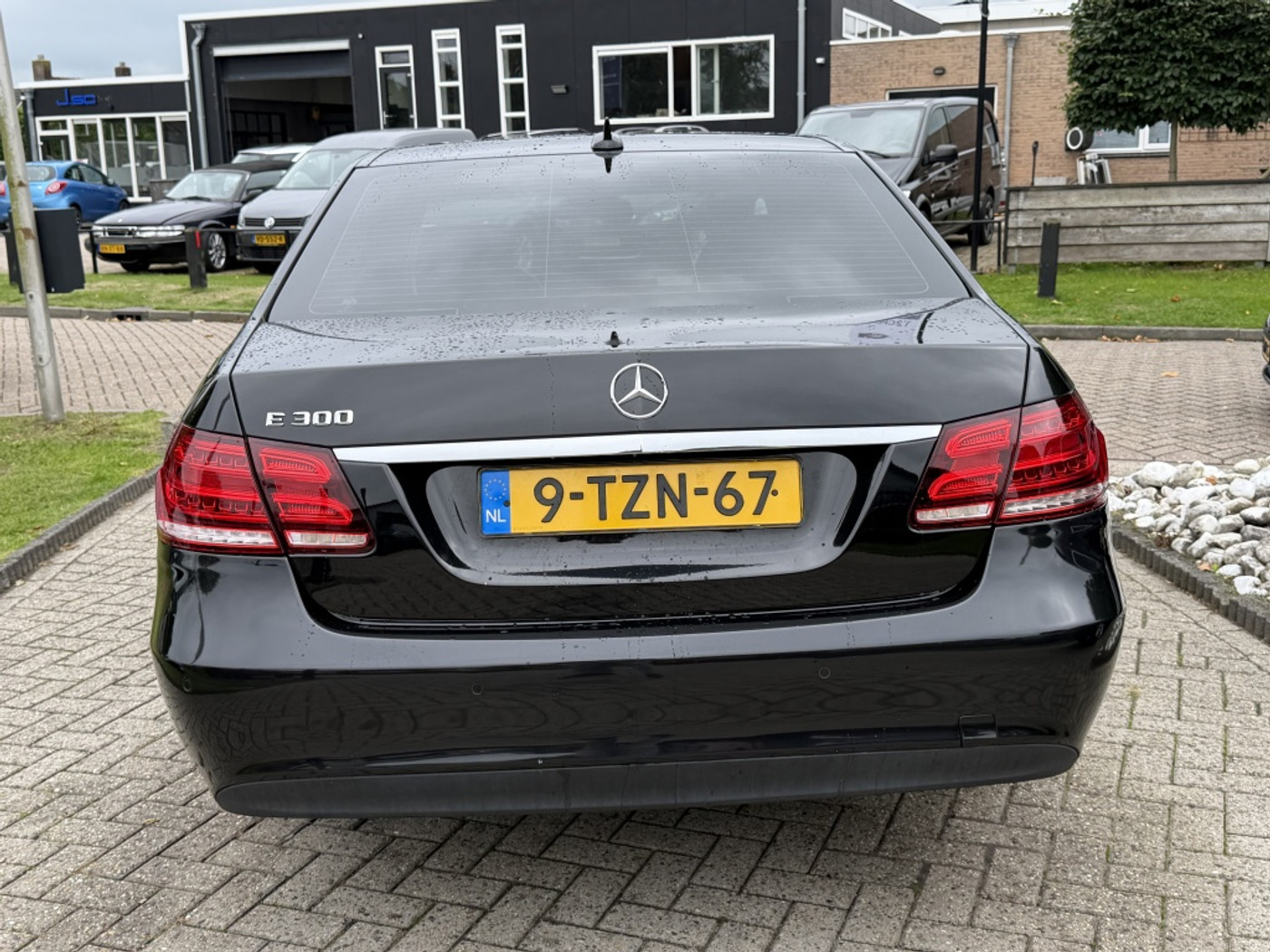 Foto van Mercedes-Benz E 300