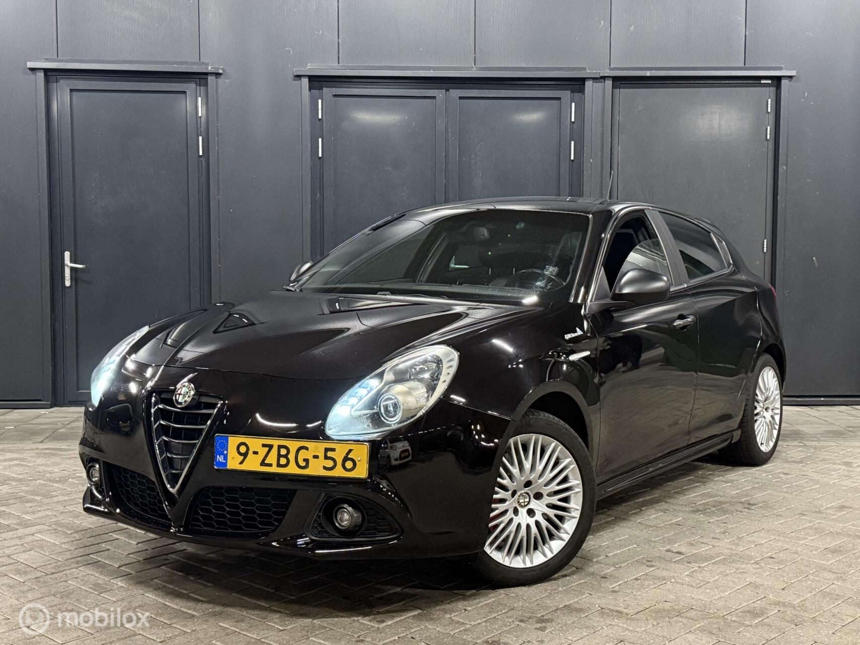 Alfa Romeo Alfa Giulietta 1.4 T Exclusive QV-Line Aut netjes! 2014 - voorkant