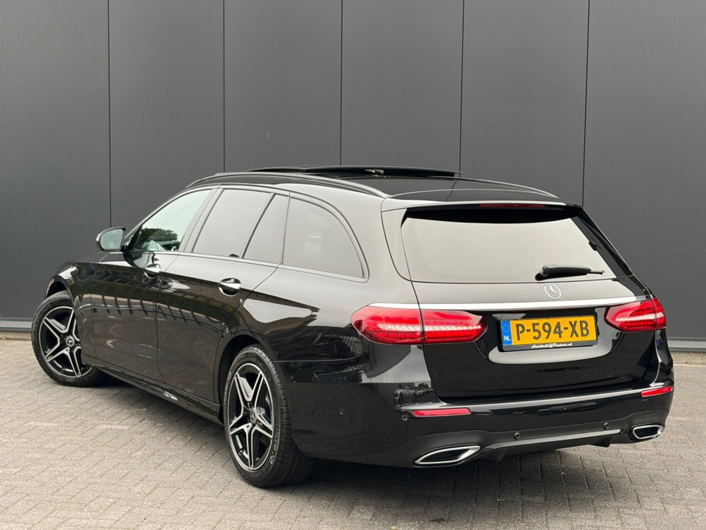 Foto van Mercedes-Benz E 200