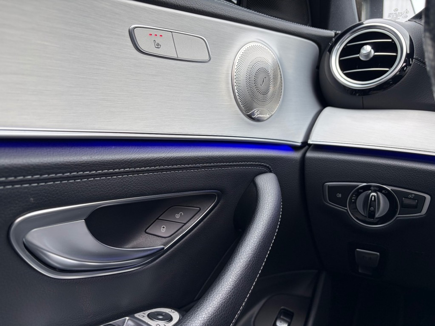 Foto van Mercedes-Benz E 200