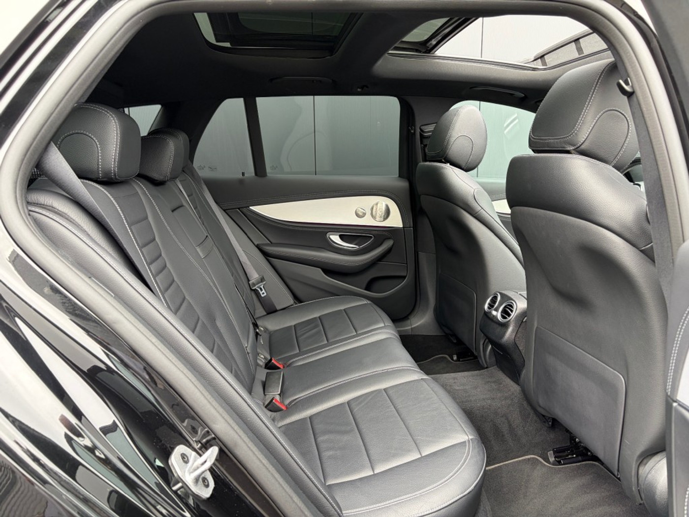 Foto van Mercedes-Benz E 200