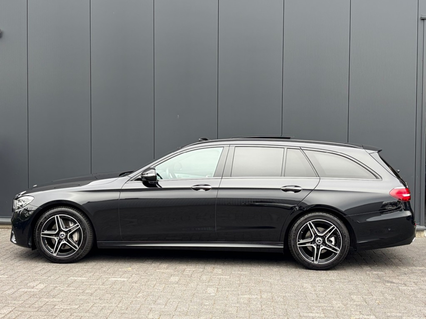 Foto van Mercedes-Benz E 200