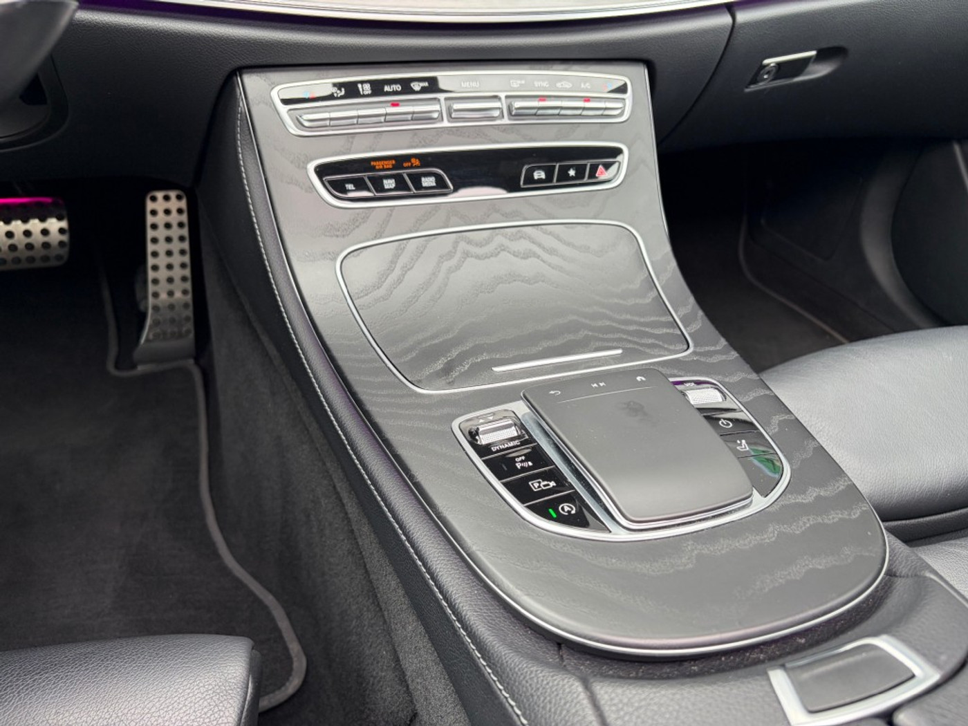 Foto van Mercedes-Benz E 200