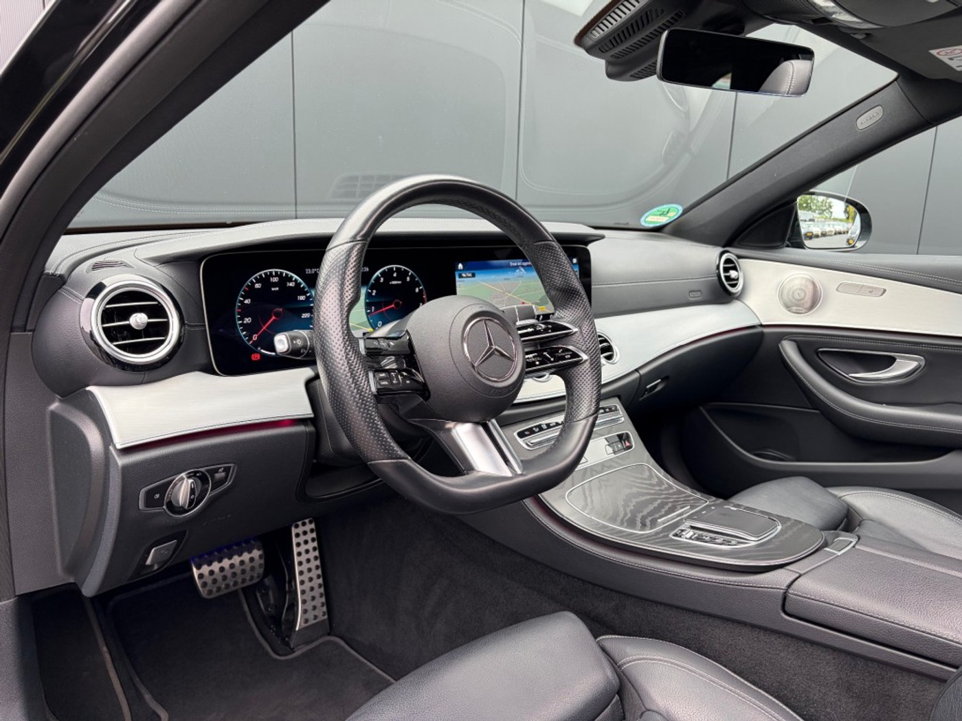 Foto van Mercedes-Benz E 200