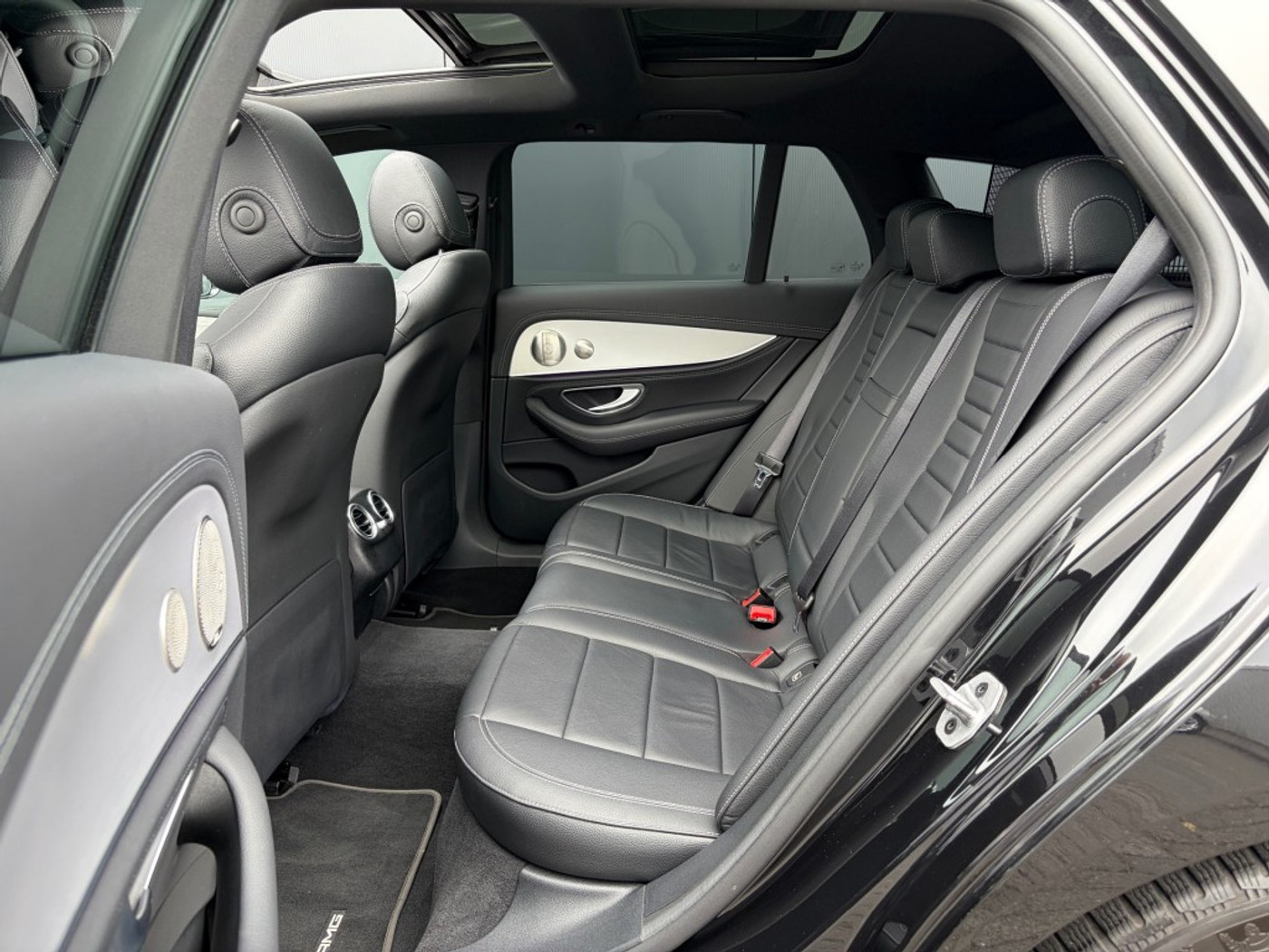 Foto van Mercedes-Benz E 200