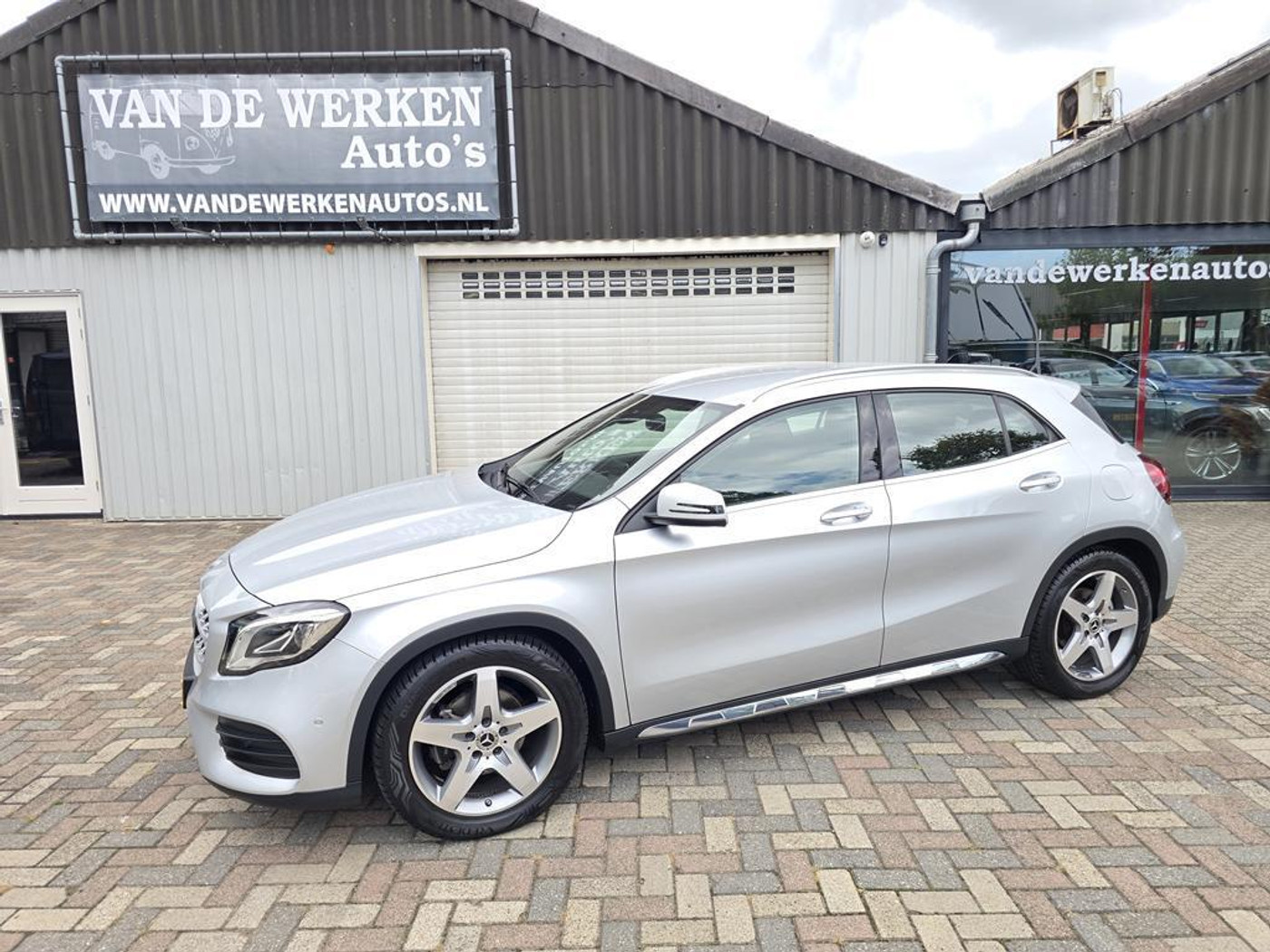 Mercedes-Benz Gla 180 180 Business Solution AMG Limited AUTOMAAT Clima|Navi|LED|Leer|Afn.Tr.Haak|Nap!! 2019 - voorkant