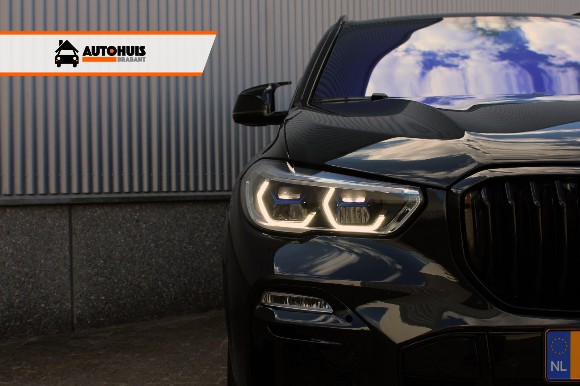 Foto van BMW X5 M50i