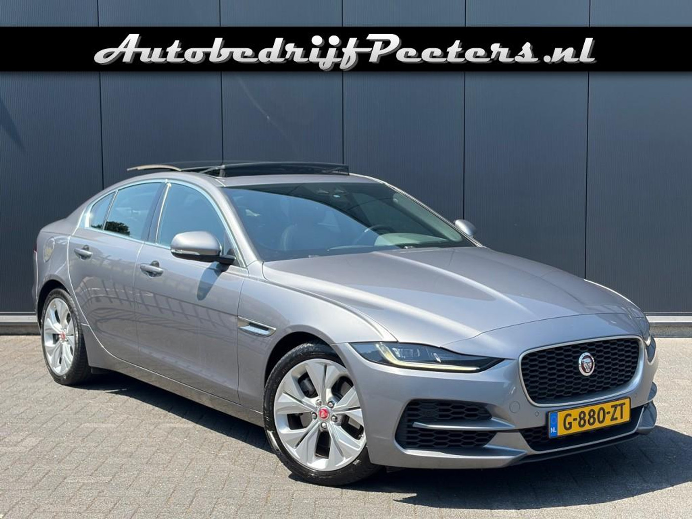Jaguar Jaguar Xe 2.0 P250 Aut. Pano Leder Camera LED Carplay Android NL-auto 2020 - voorkant