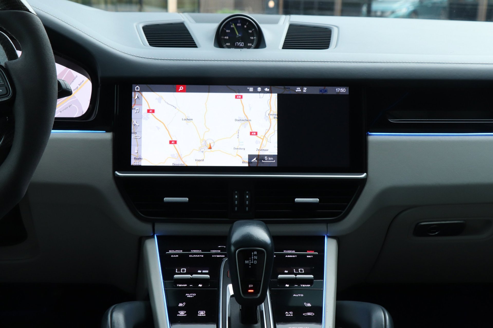 Foto van Porsche Cayenne E-hybrid