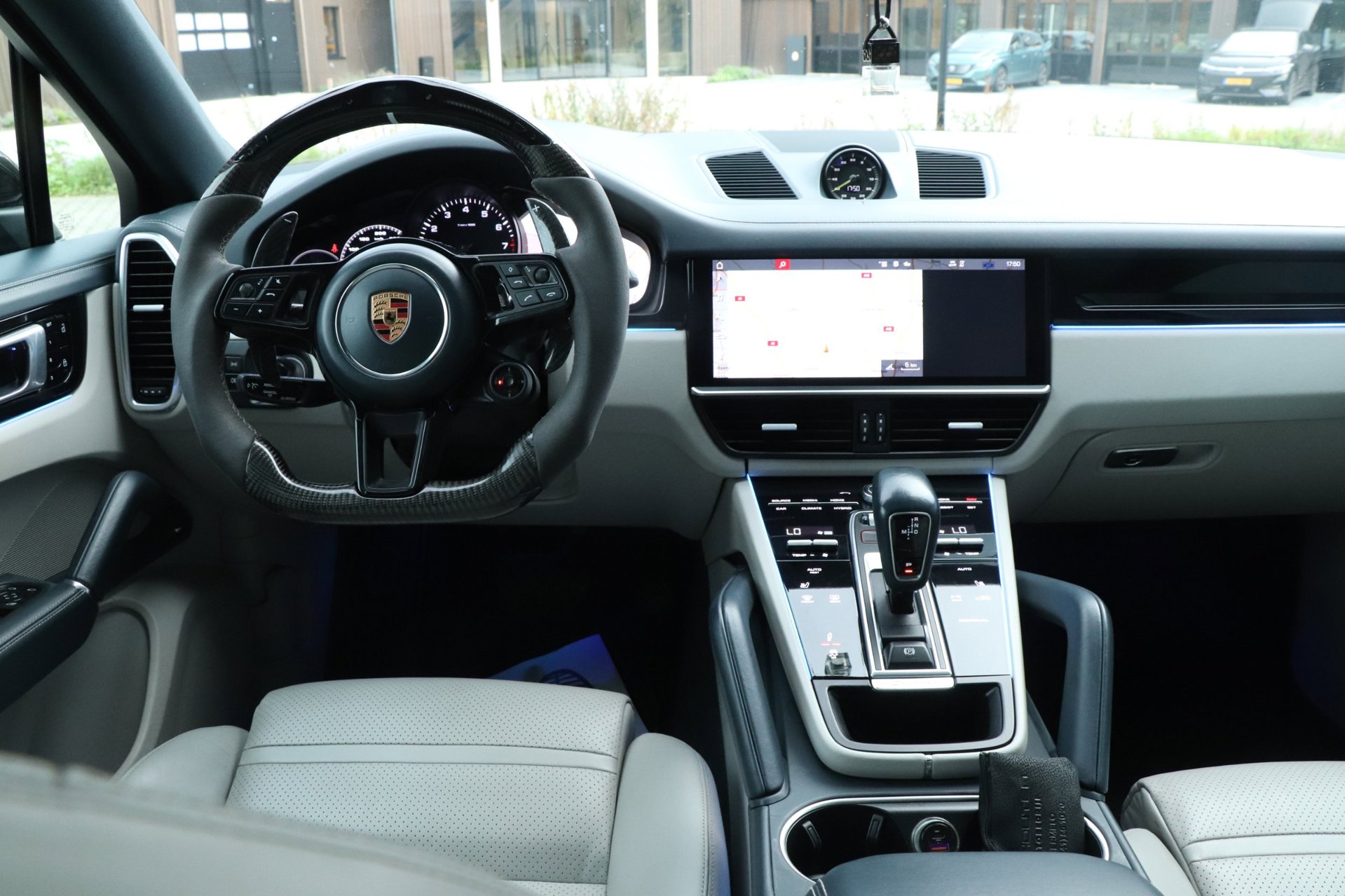 Foto van Porsche Cayenne E-hybrid