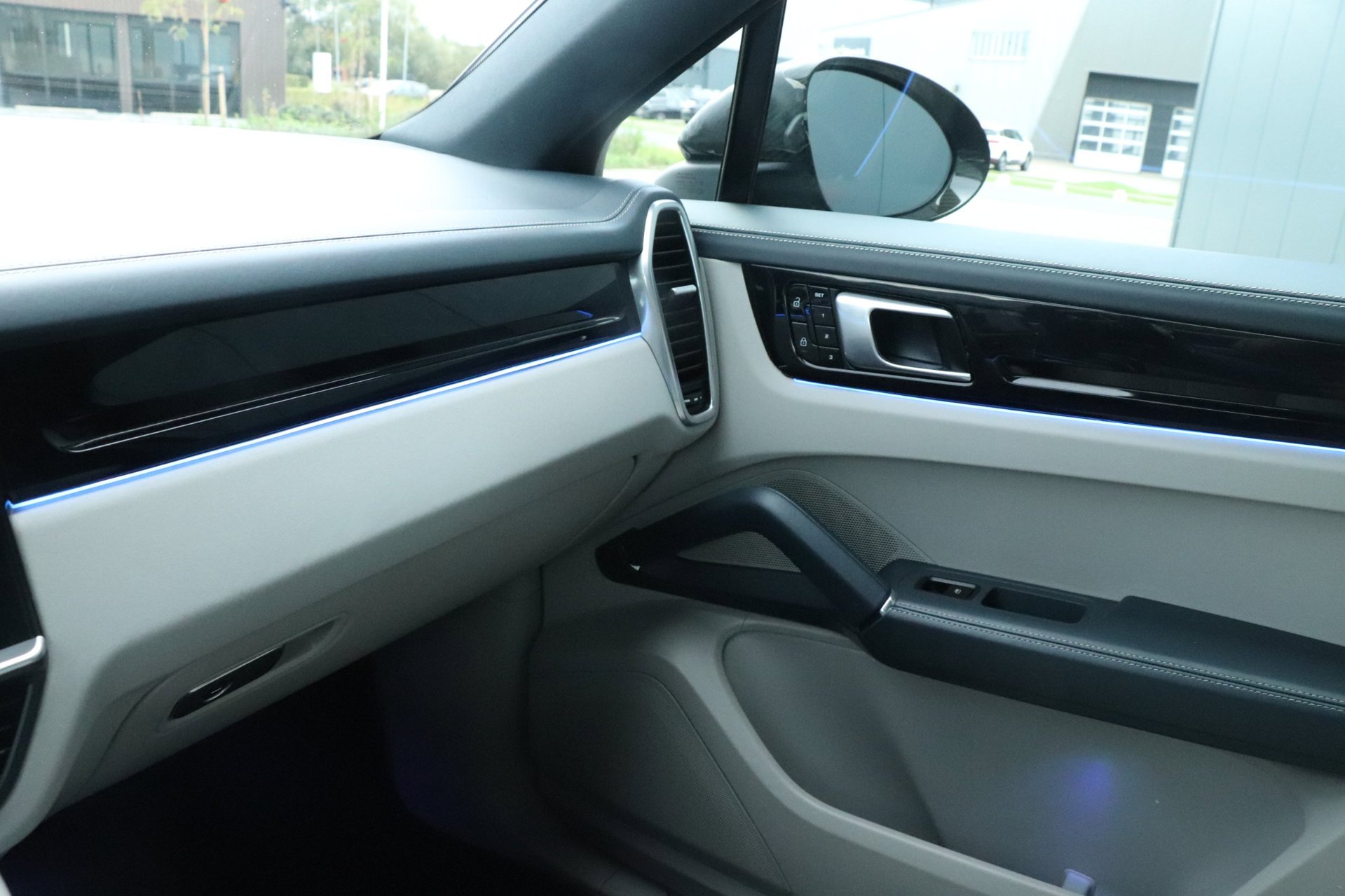 Foto van Porsche Cayenne E-hybrid