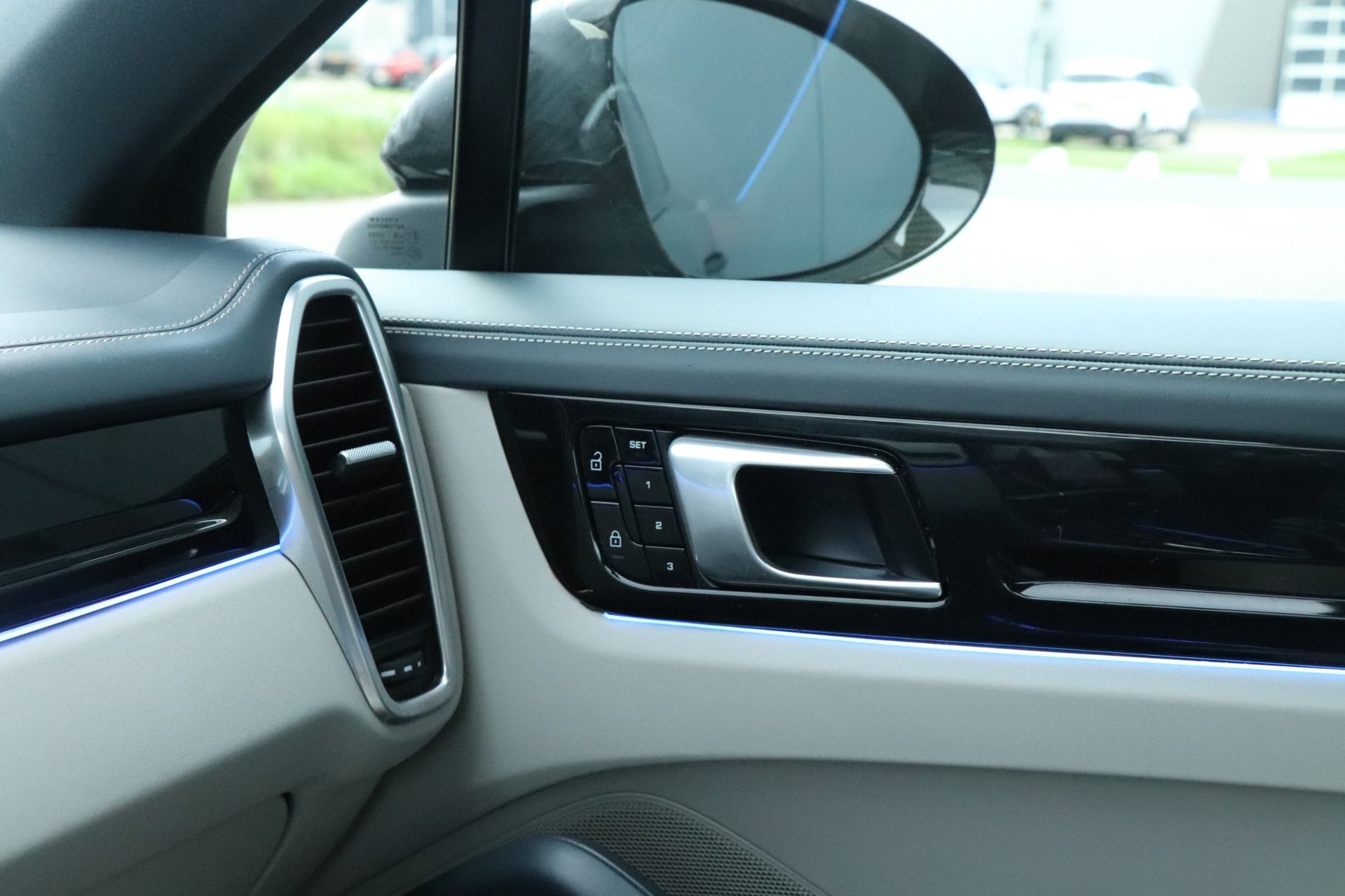 Foto van Porsche Cayenne E-hybrid