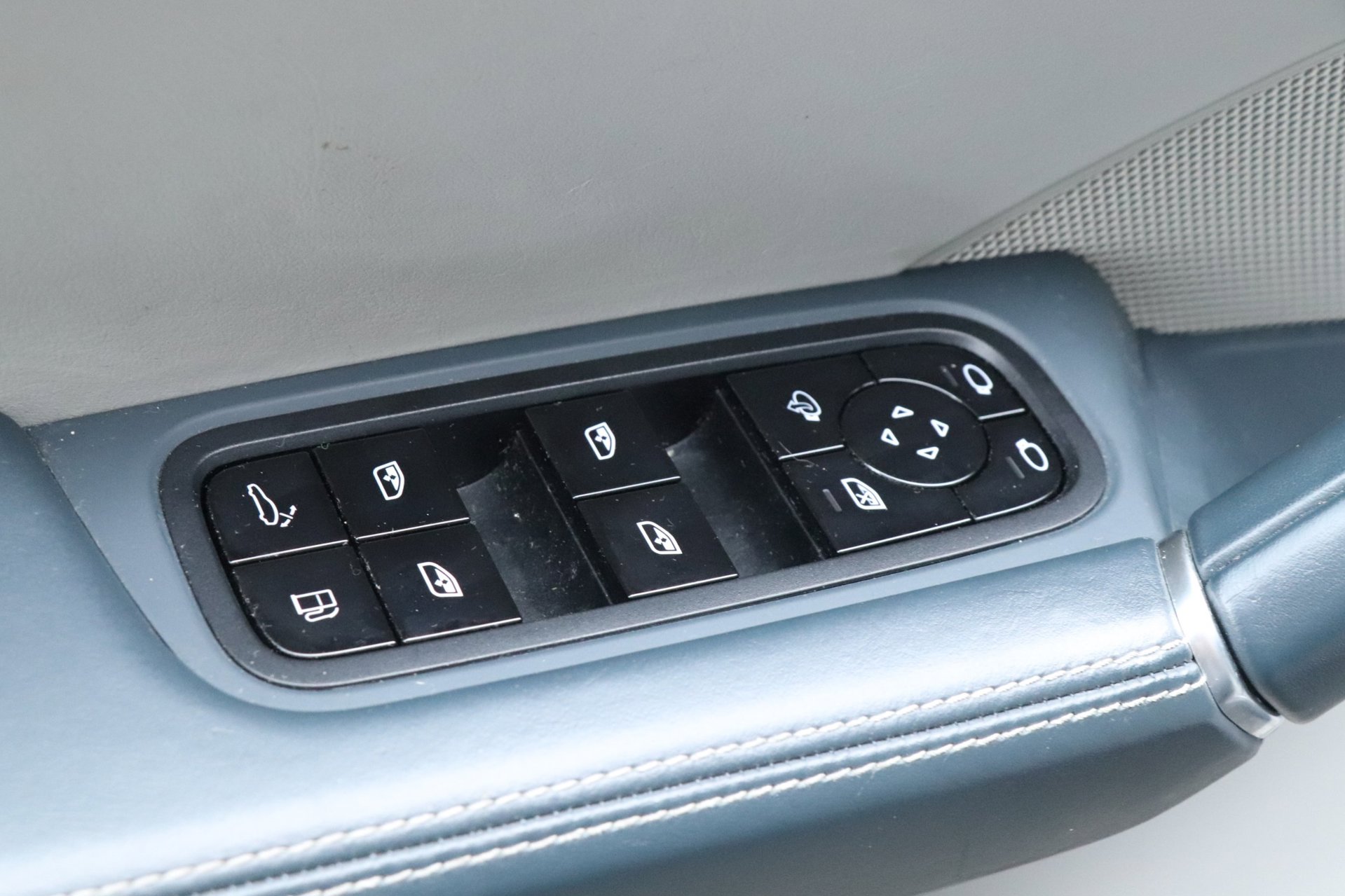 Foto van Porsche Cayenne E-hybrid