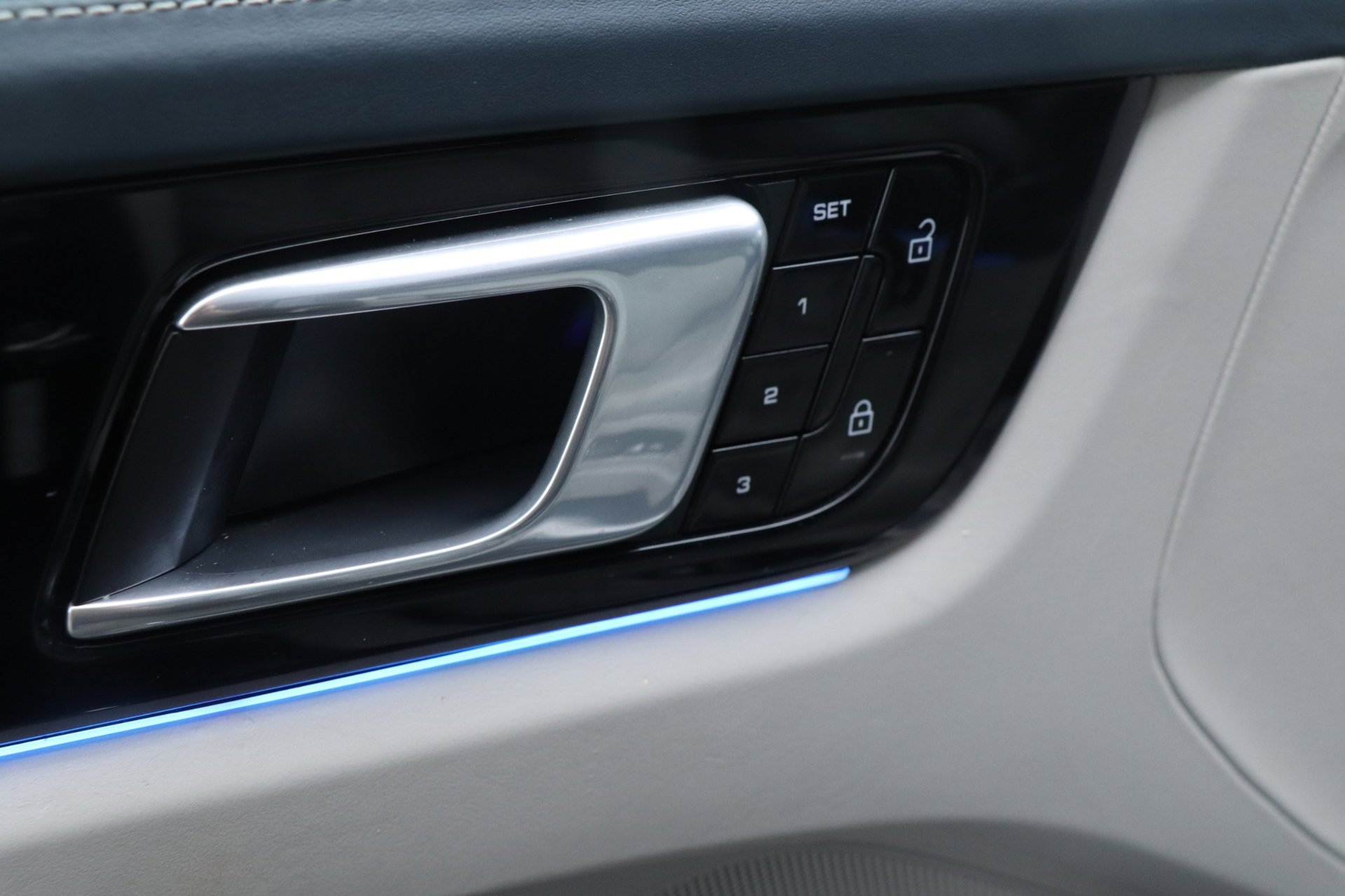 Foto van Porsche Cayenne E-hybrid