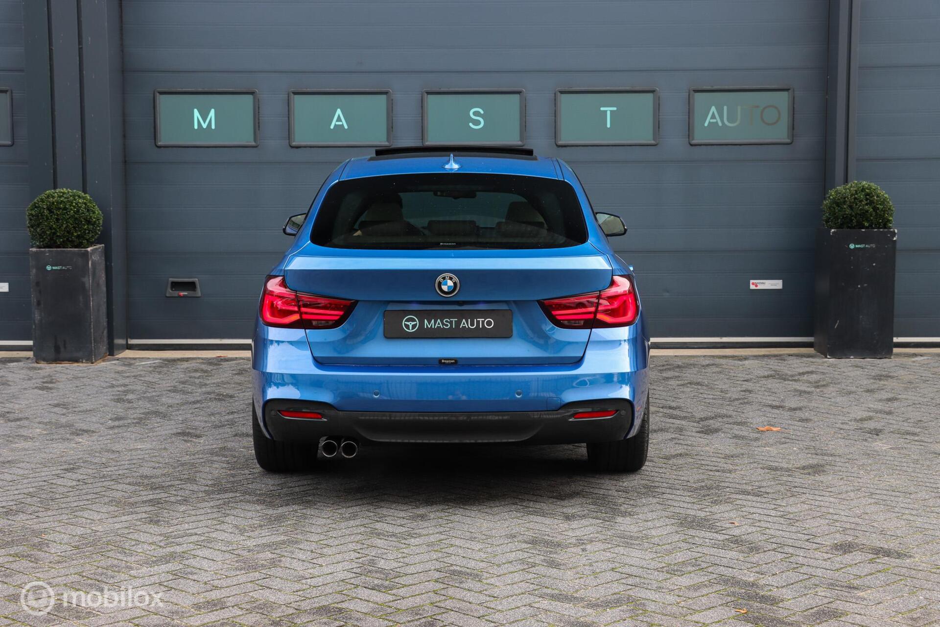 Foto van BMW 330i