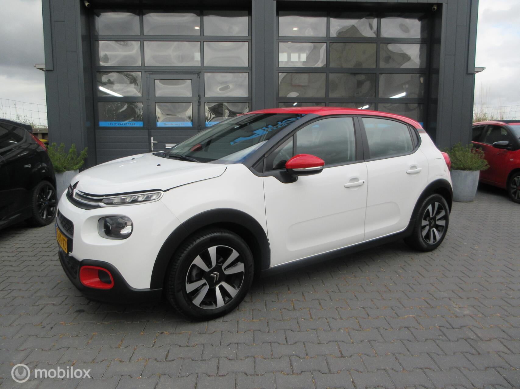 Citroen C3 1.2 PureTech Live 5drs 121dkm Navi Cruise Climate 2017 - voorkant