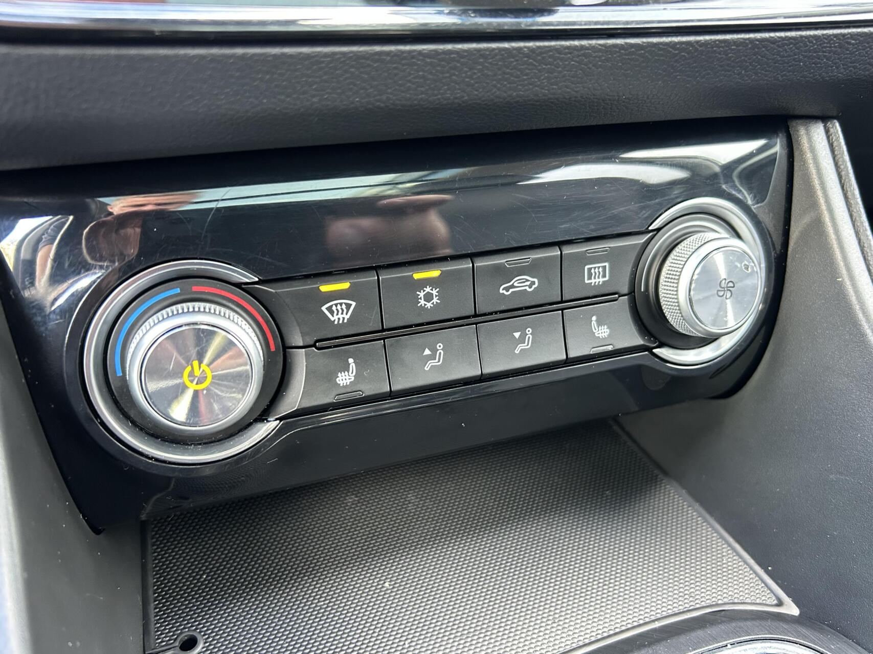 Foto van MG MG ZS Ev