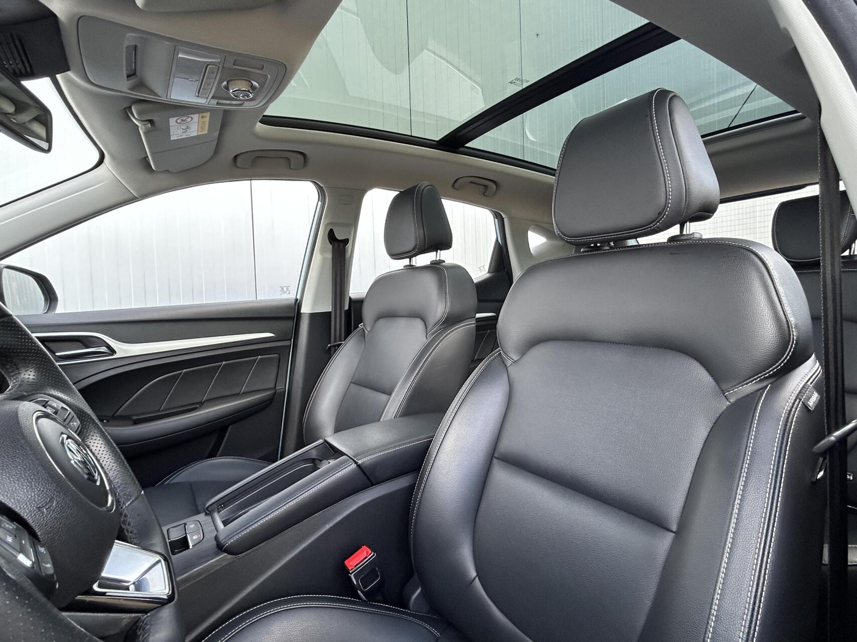 Foto van MG MG ZS Ev