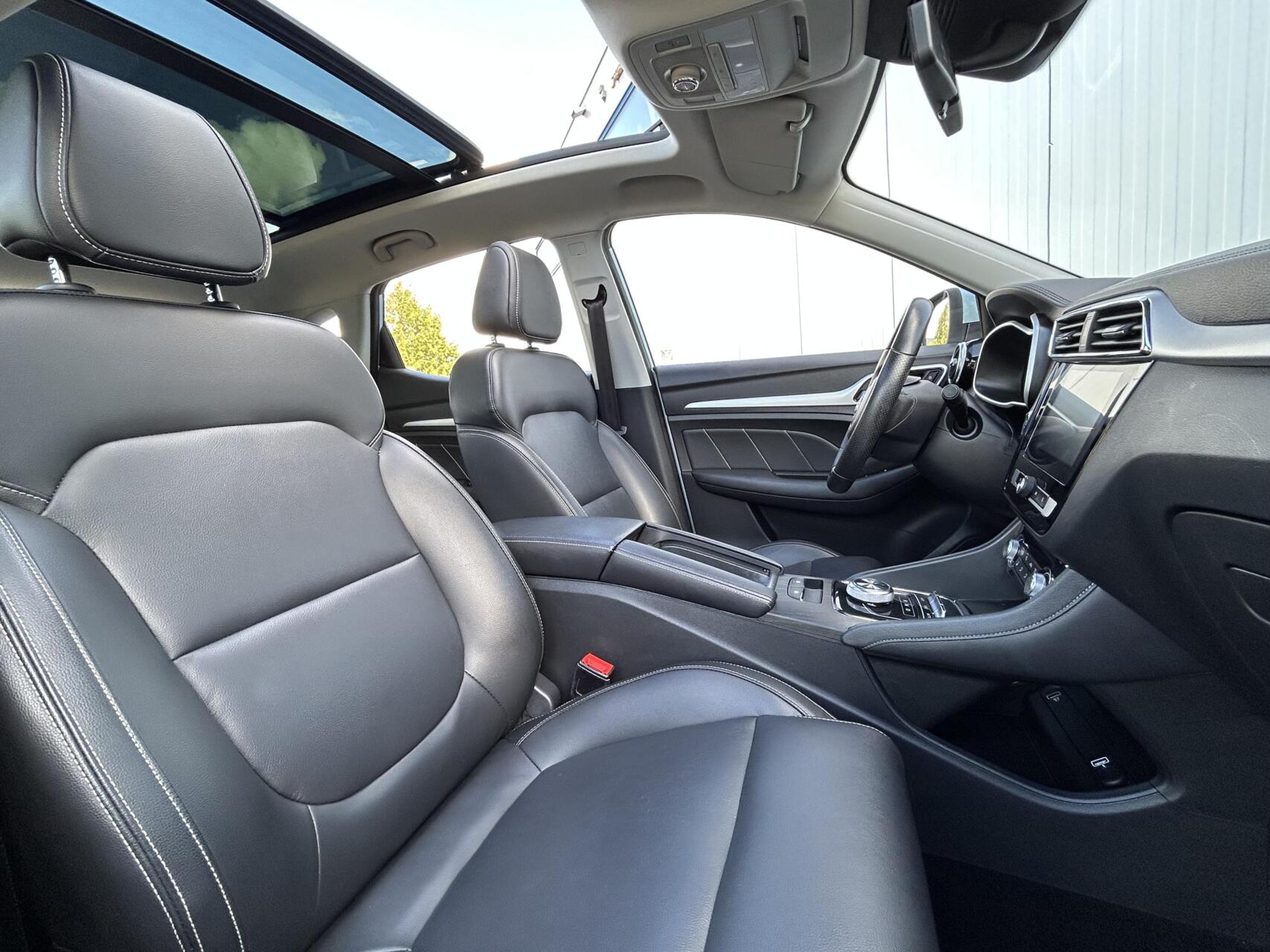 Foto van MG MG ZS Ev