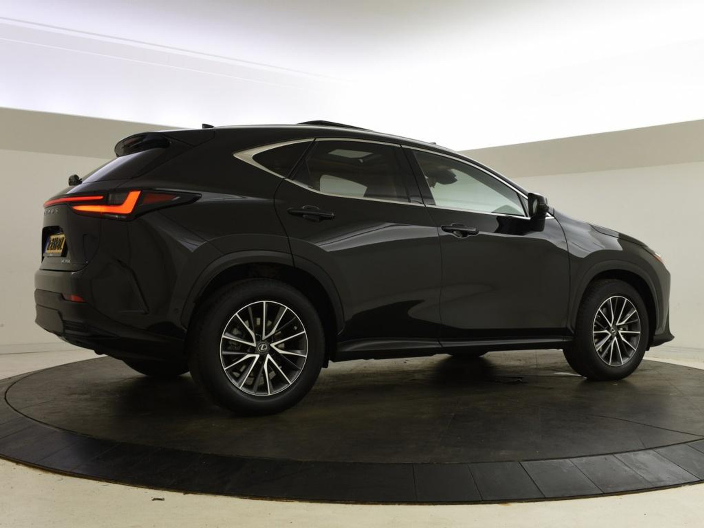 Foto van Lexus Lexus Nx350h