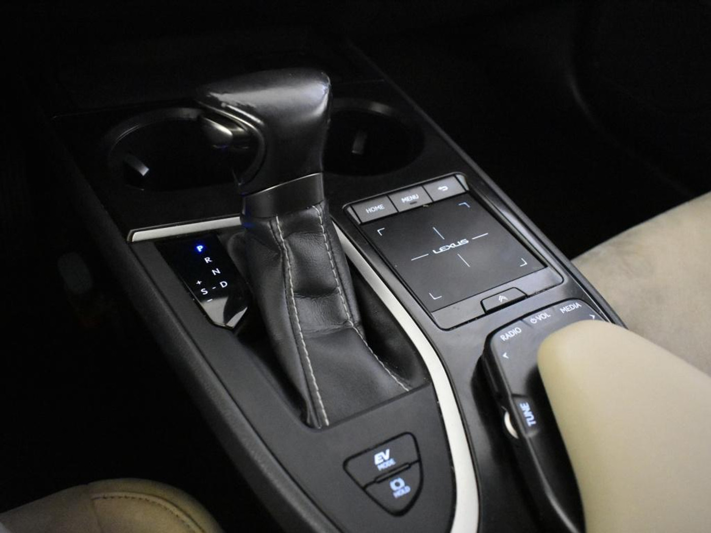Foto van Lexus Lexus Ux250h