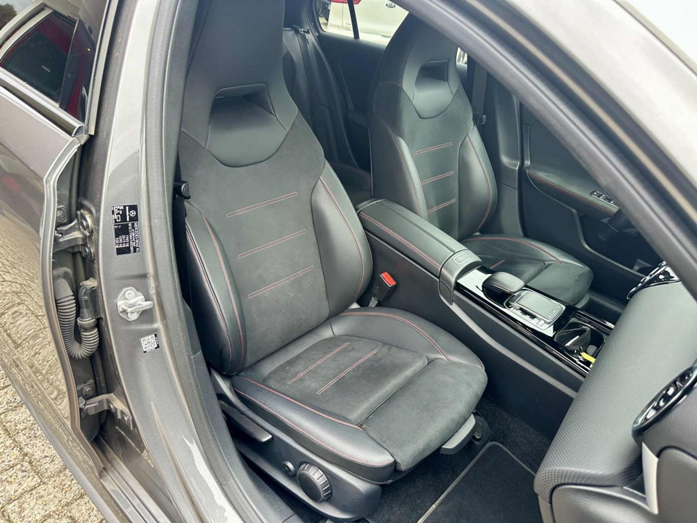 Foto van Mercedes-Benz A 220