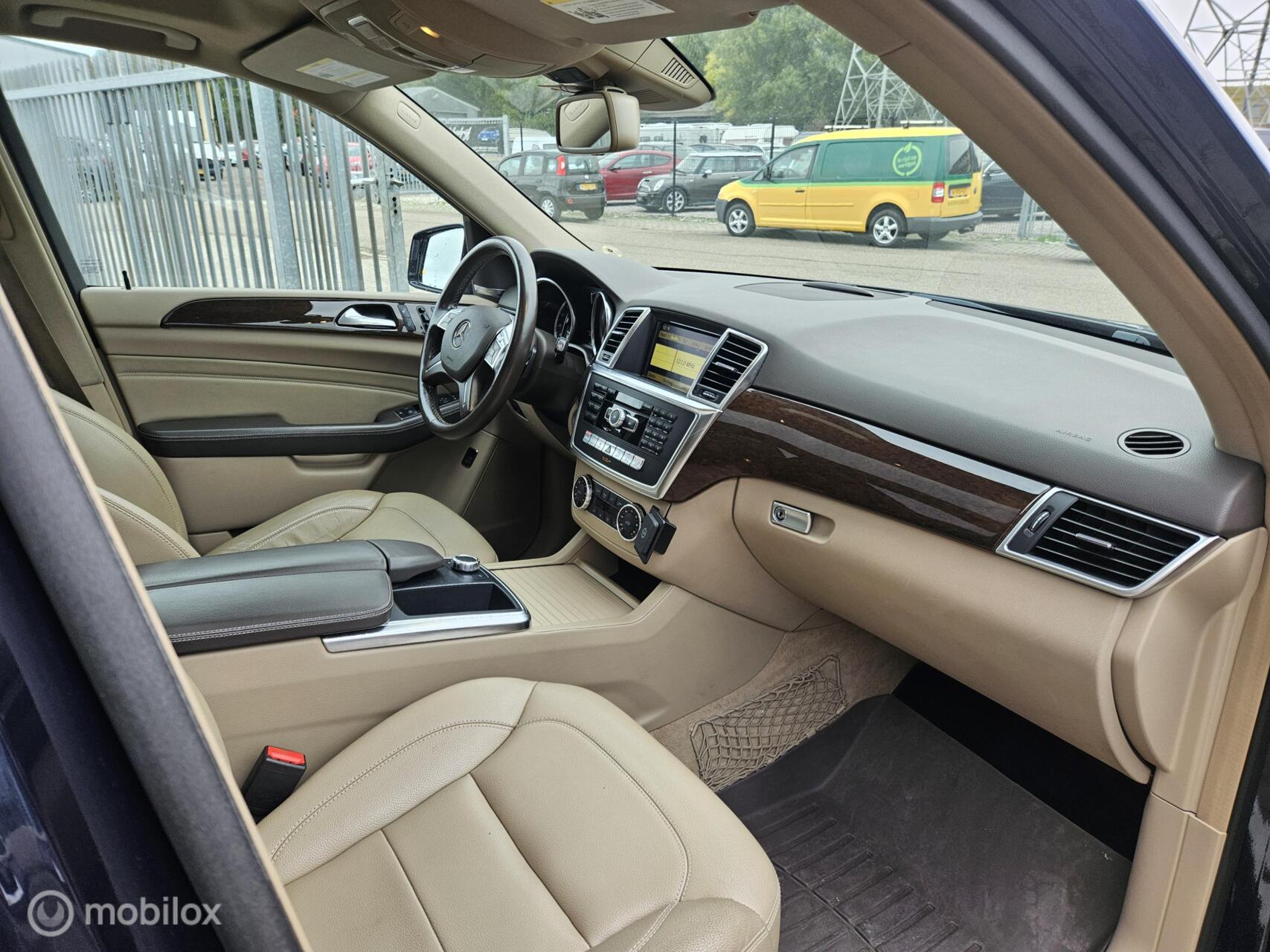 Foto van Mercedes-Benz ML 350