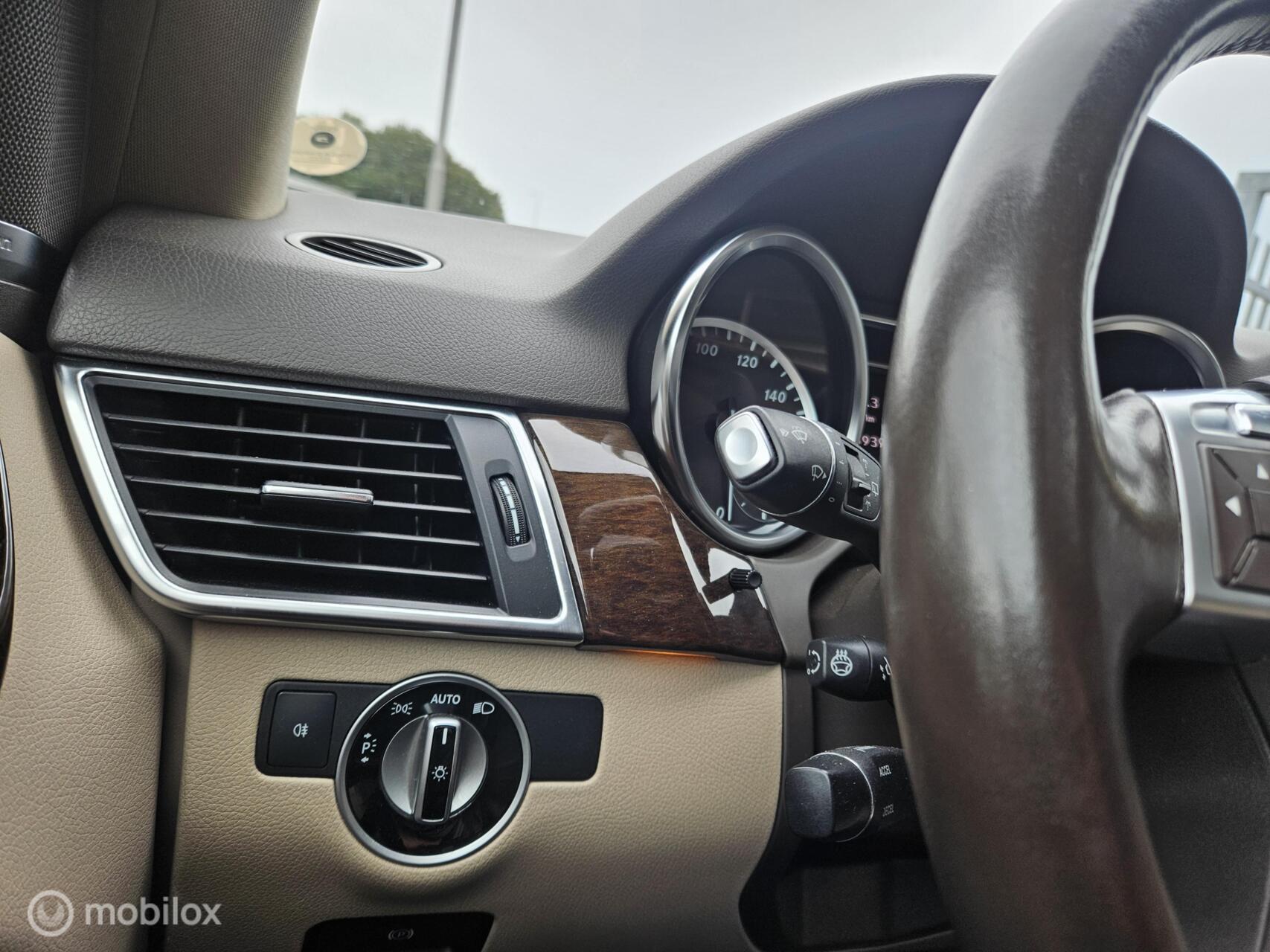 Foto van Mercedes-Benz ML 350