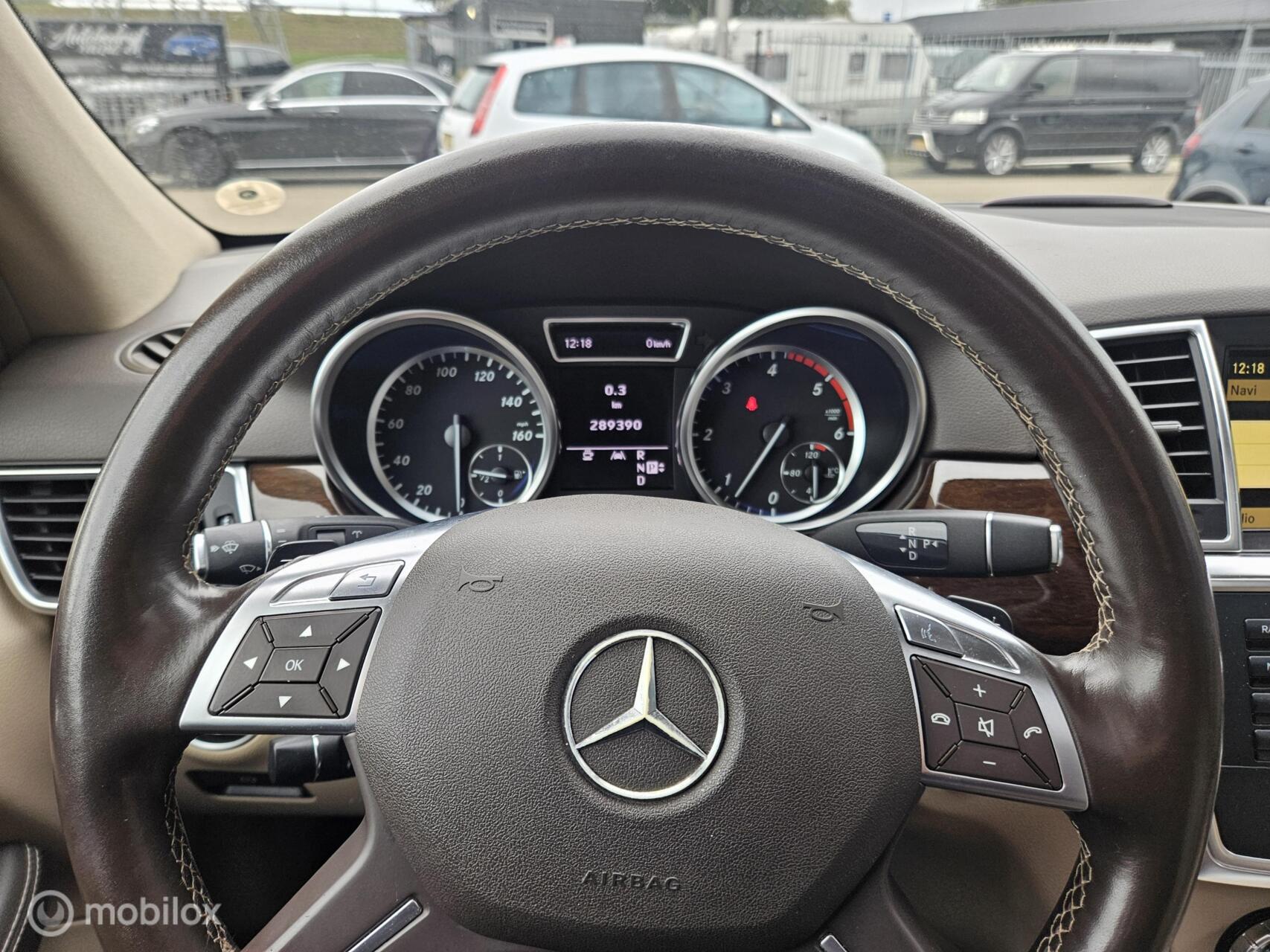 Foto van Mercedes-Benz ML 350